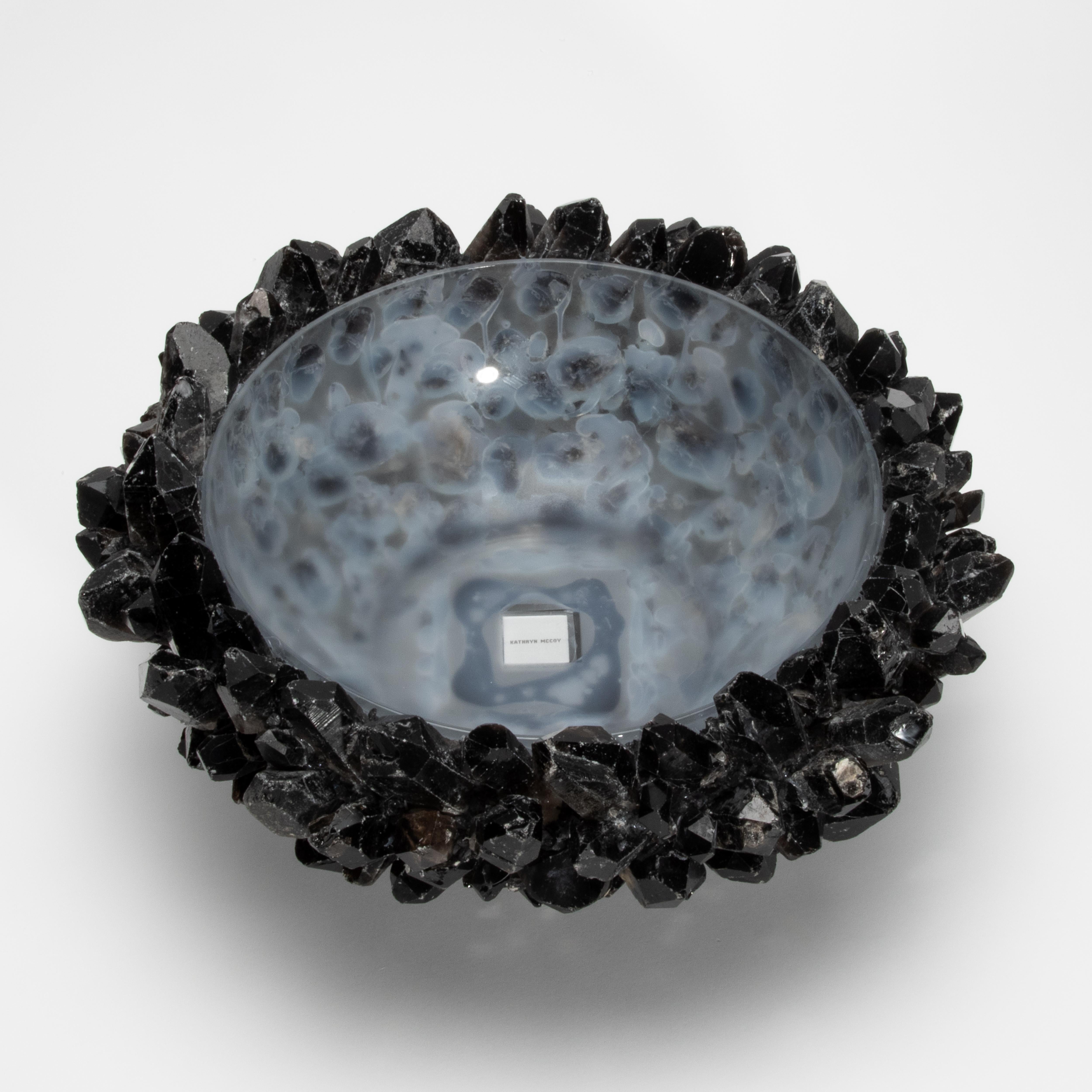 Fatto a mano Ciotola classica grande in quarzo nero di Kathryn McCoy in vendita