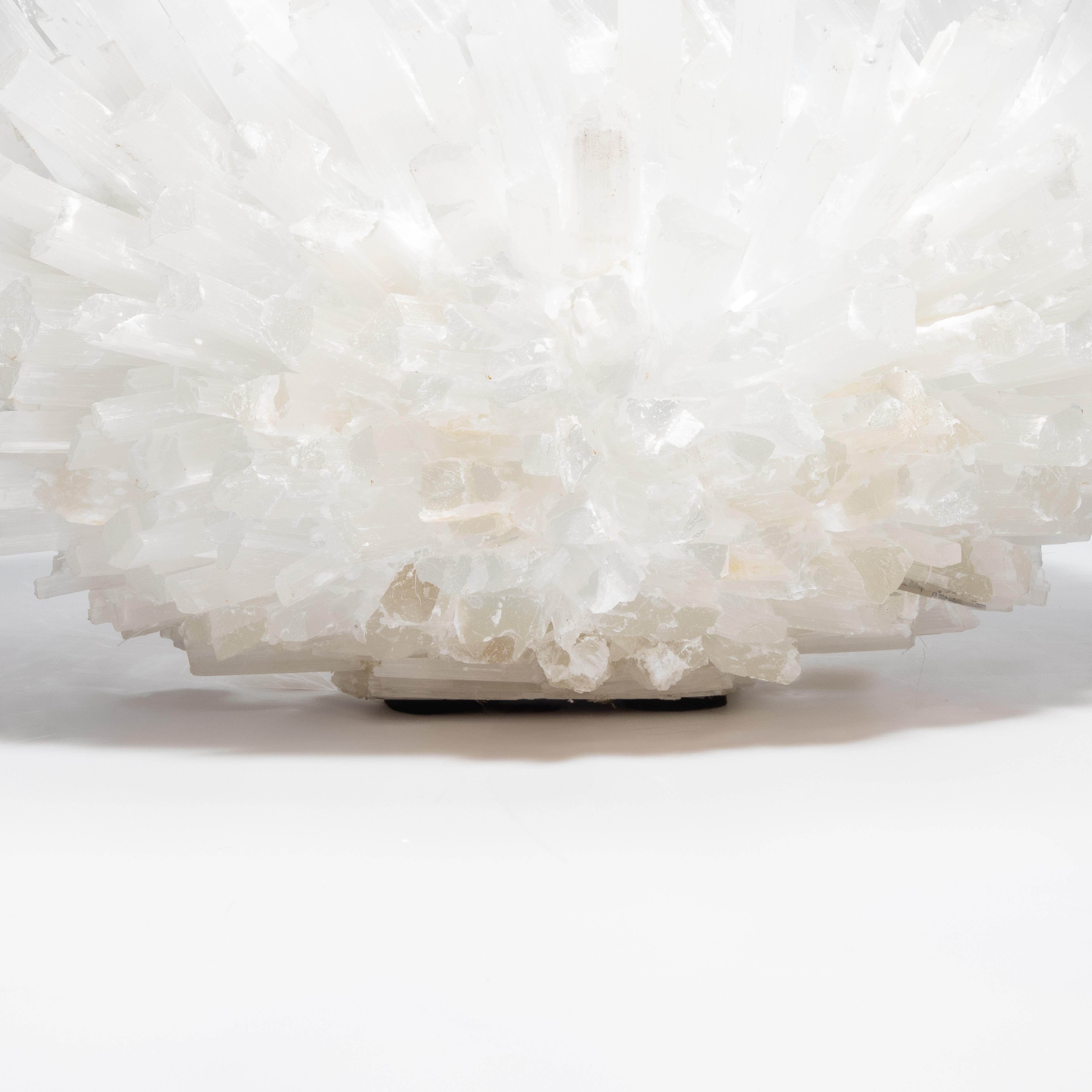 Ciotola grande classica in selenite di Kathryn McCoy In condizioni Nuovo in vendita a West Hollywood, CA
