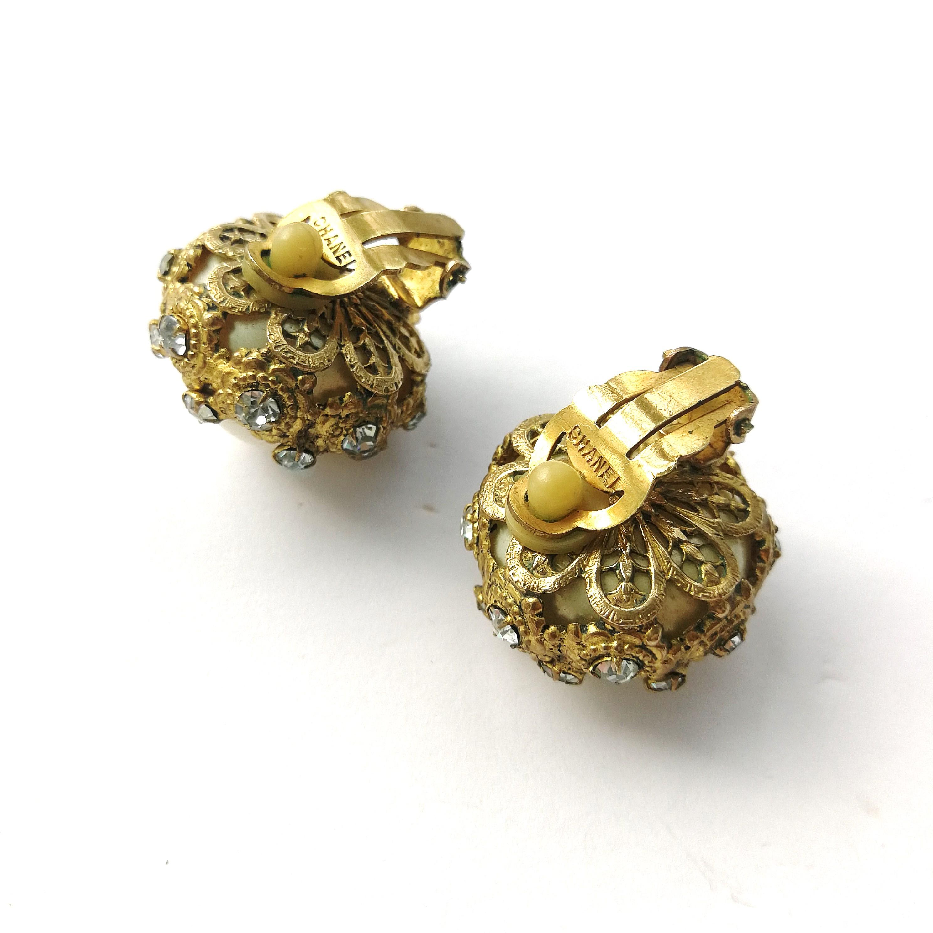Classic large pearl, gilt and paste earrings, Chanel, France, 1950s 6