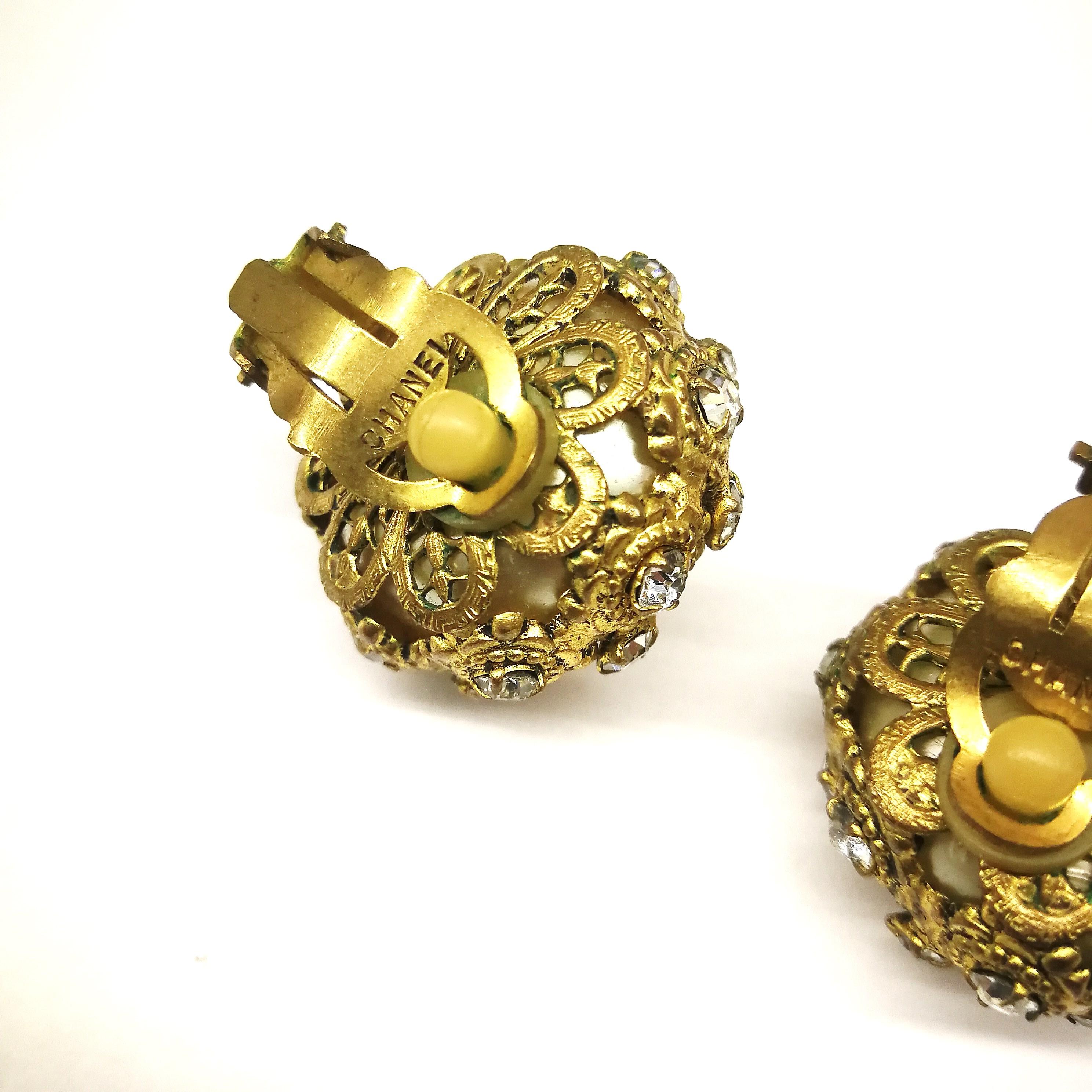 Classic large pearl, gilt and paste earrings, Chanel, France, 1950s 7