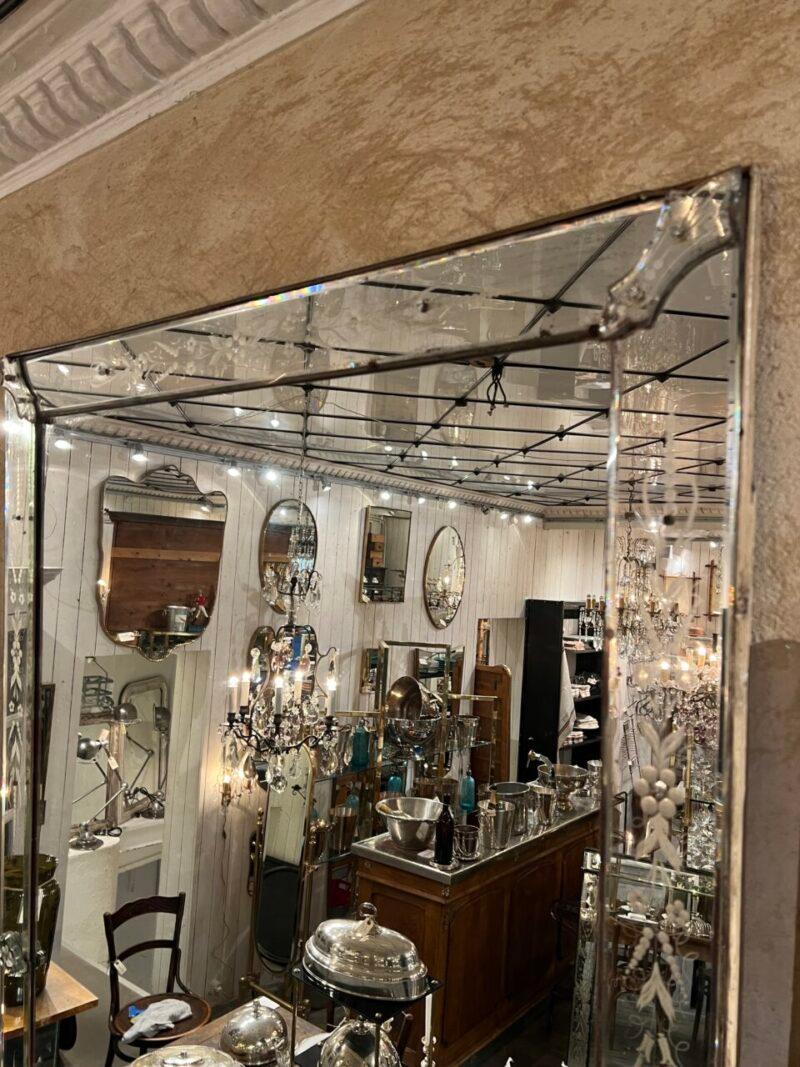 Specchio Grande specchio veneziano classico Francia 1920-40 in vendita