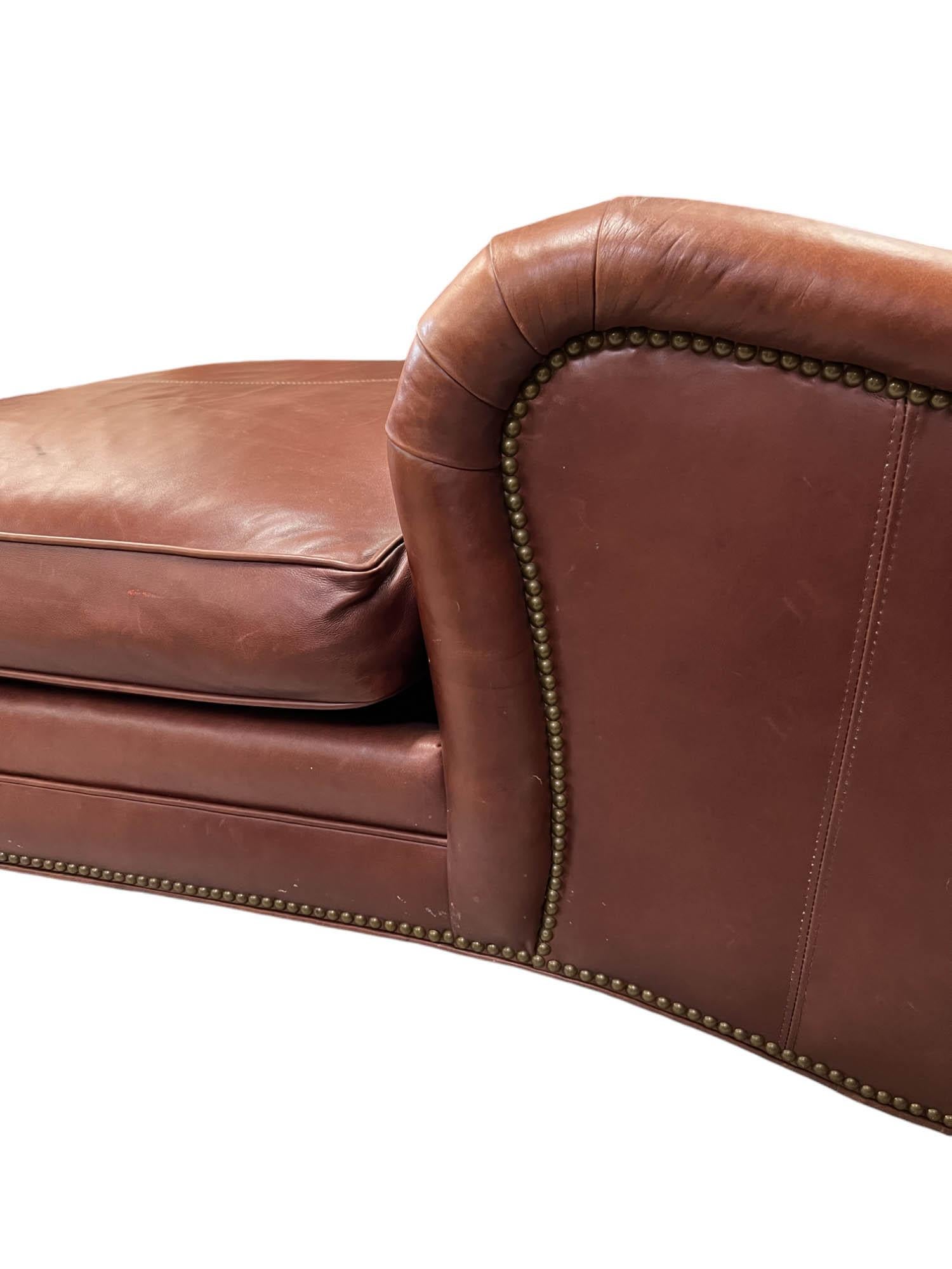 Chaise longue en cuir Classic en vente 6