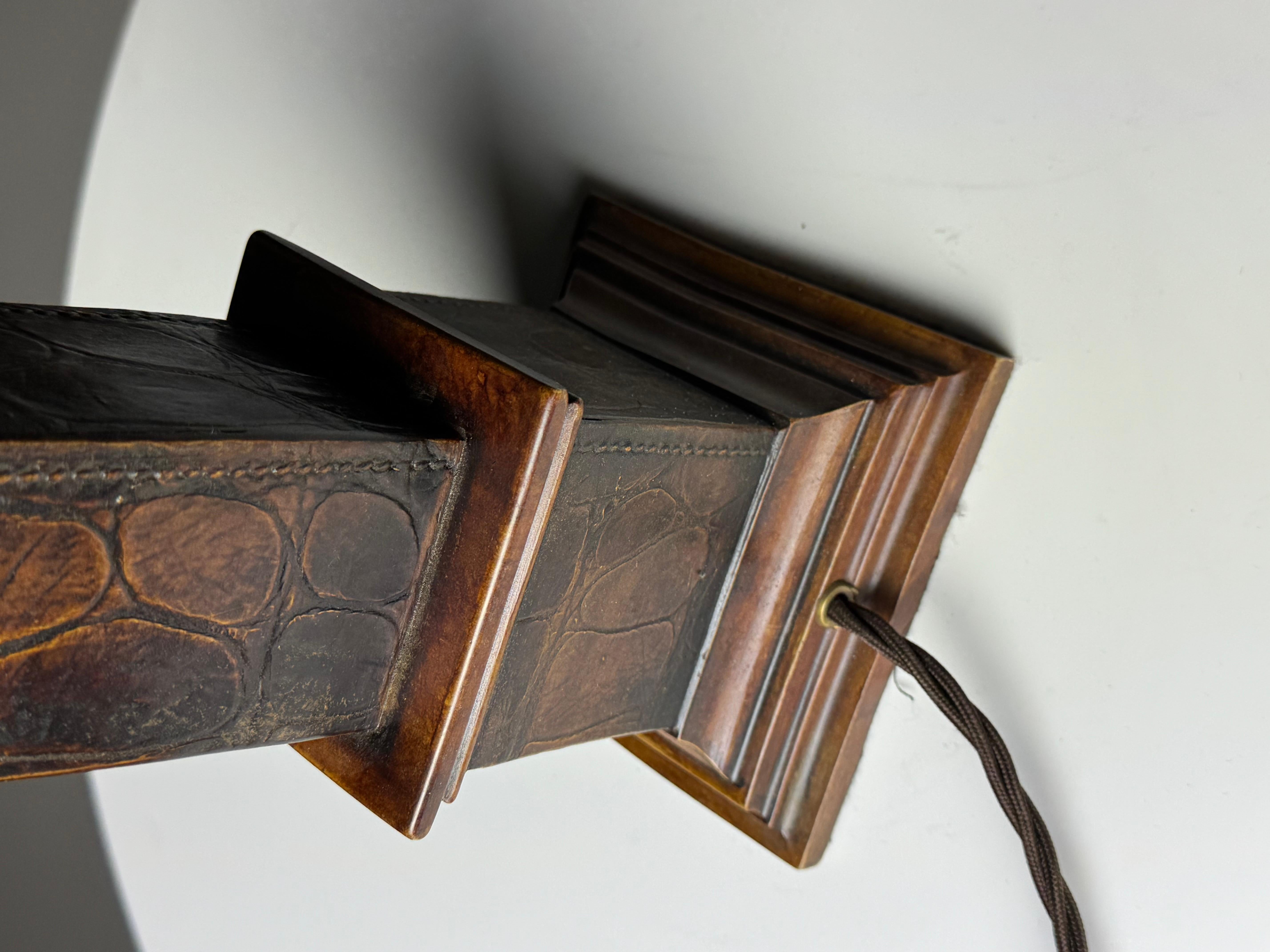Base per lampada Classic Leather in vendita 1