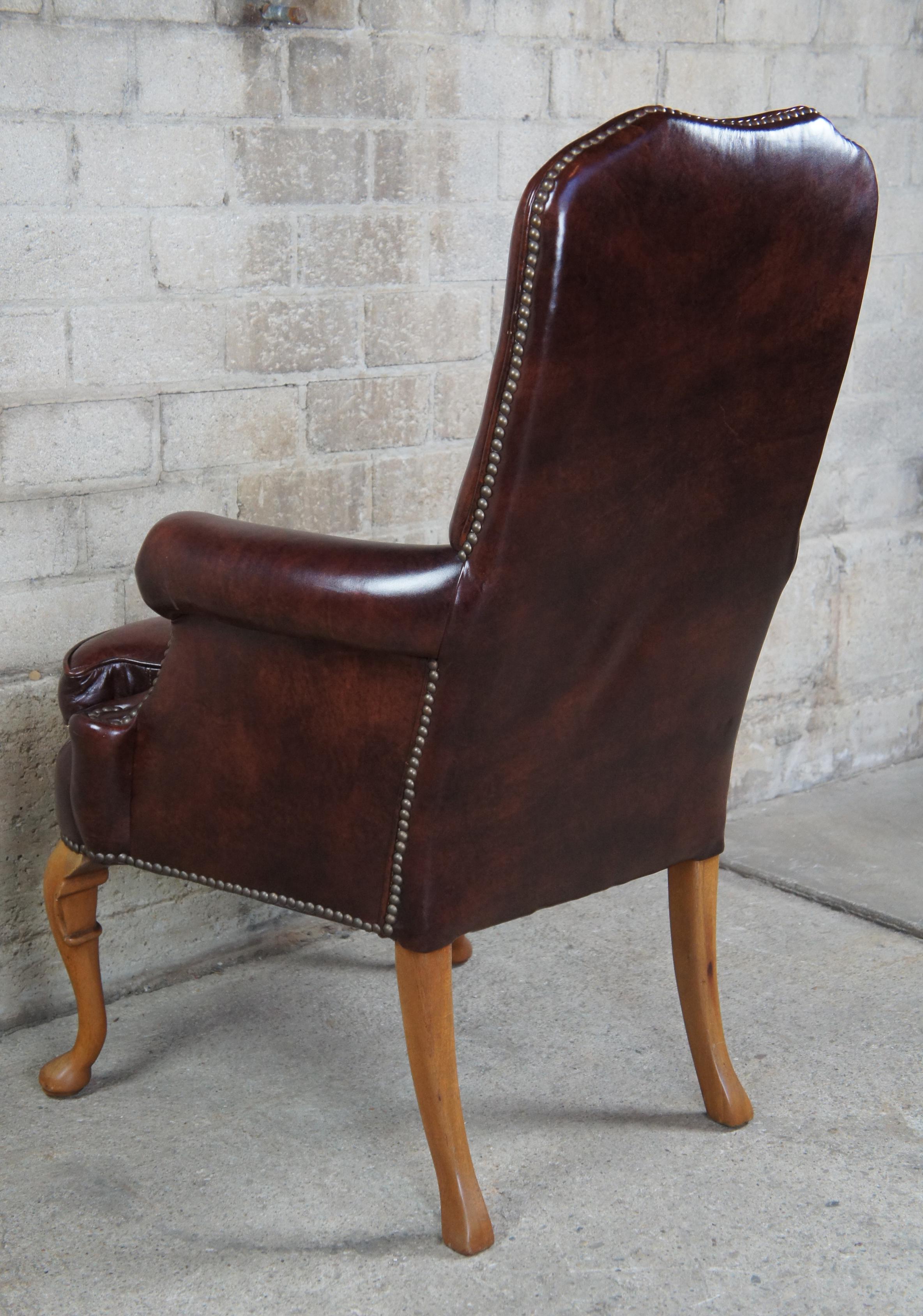 Classic Leather Mahogany Queen Anne Nailhead Accent Armchair Club Desk Library In Good Condition In Dayton, OH