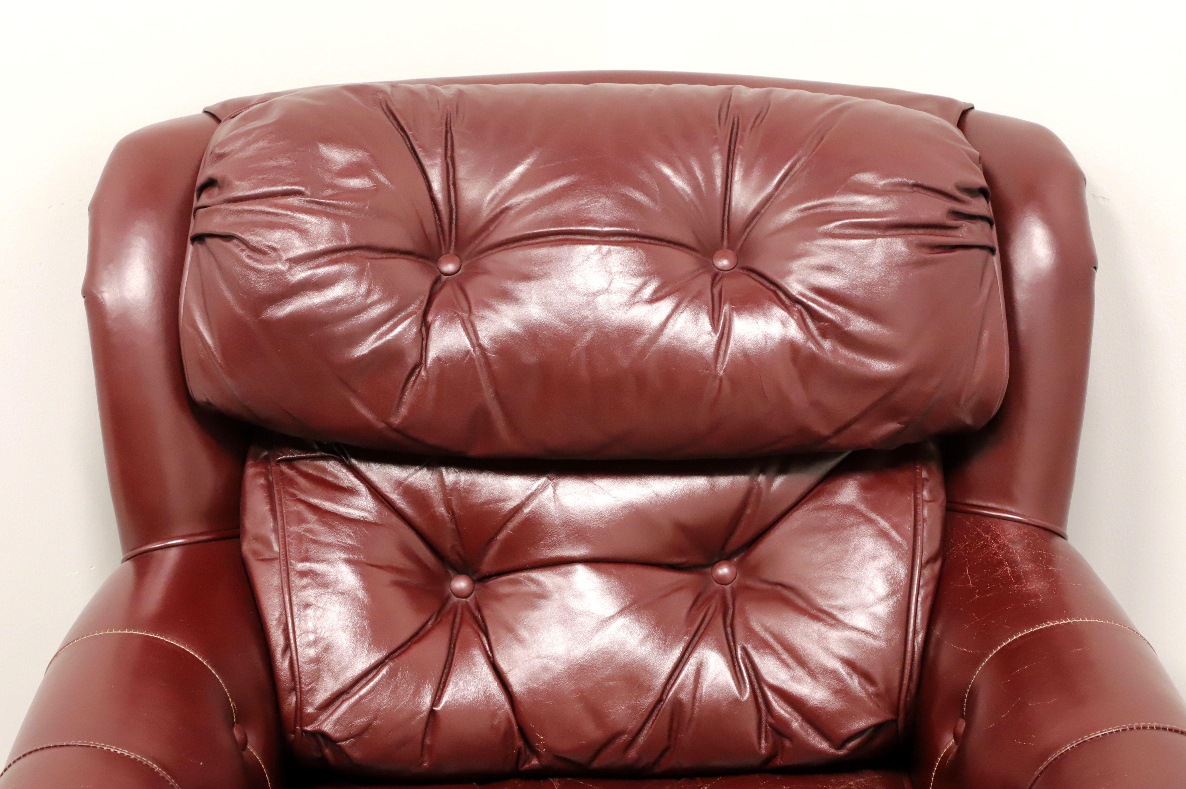 CLASSIC LEATHER Top Grain Burgundy Leather Tufted Lounge Armchair with Ottoman In Good Condition In Charlotte, NC