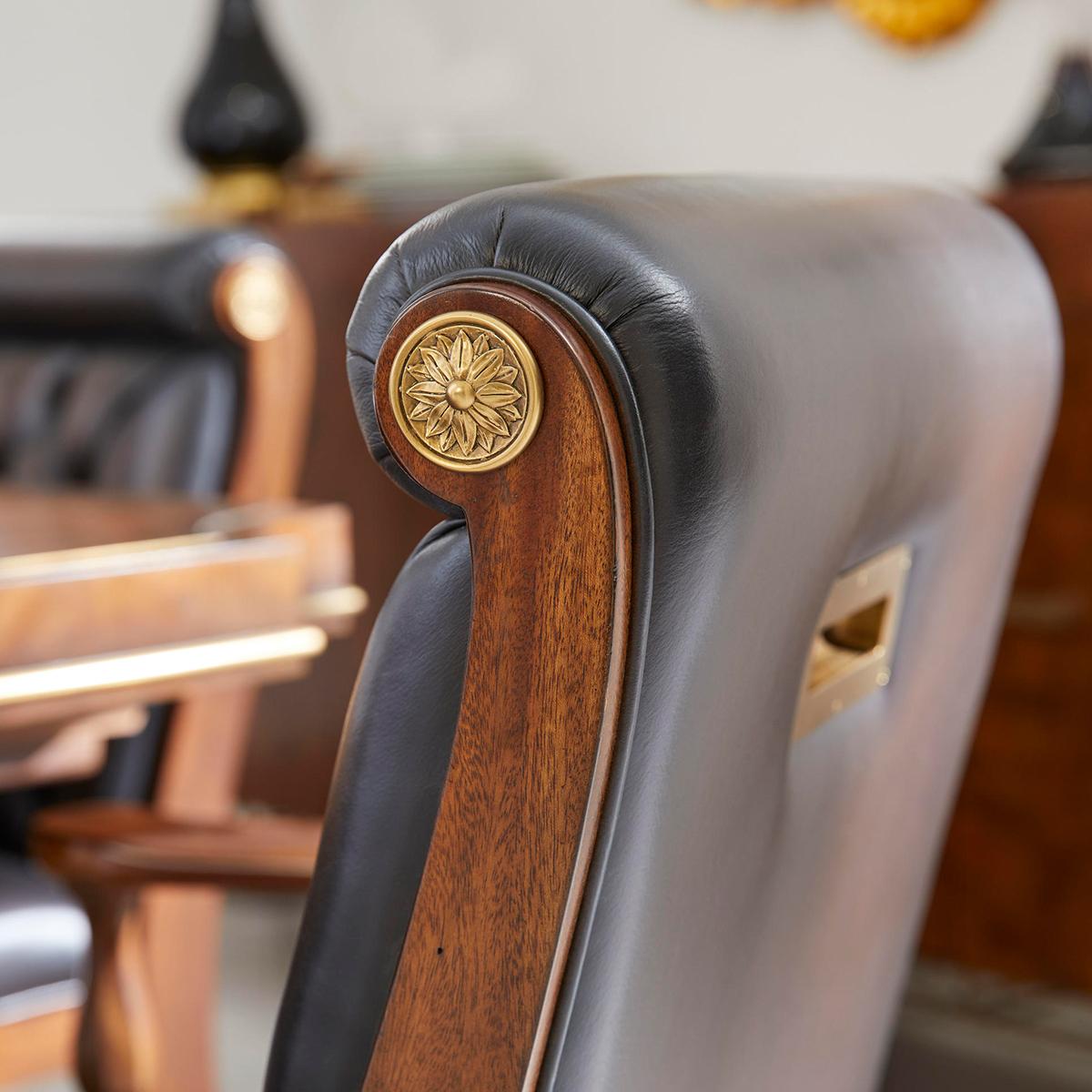 Classic Leather Tufted Dining Chair im Zustand „Neu“ im Angebot in Westwood, NJ