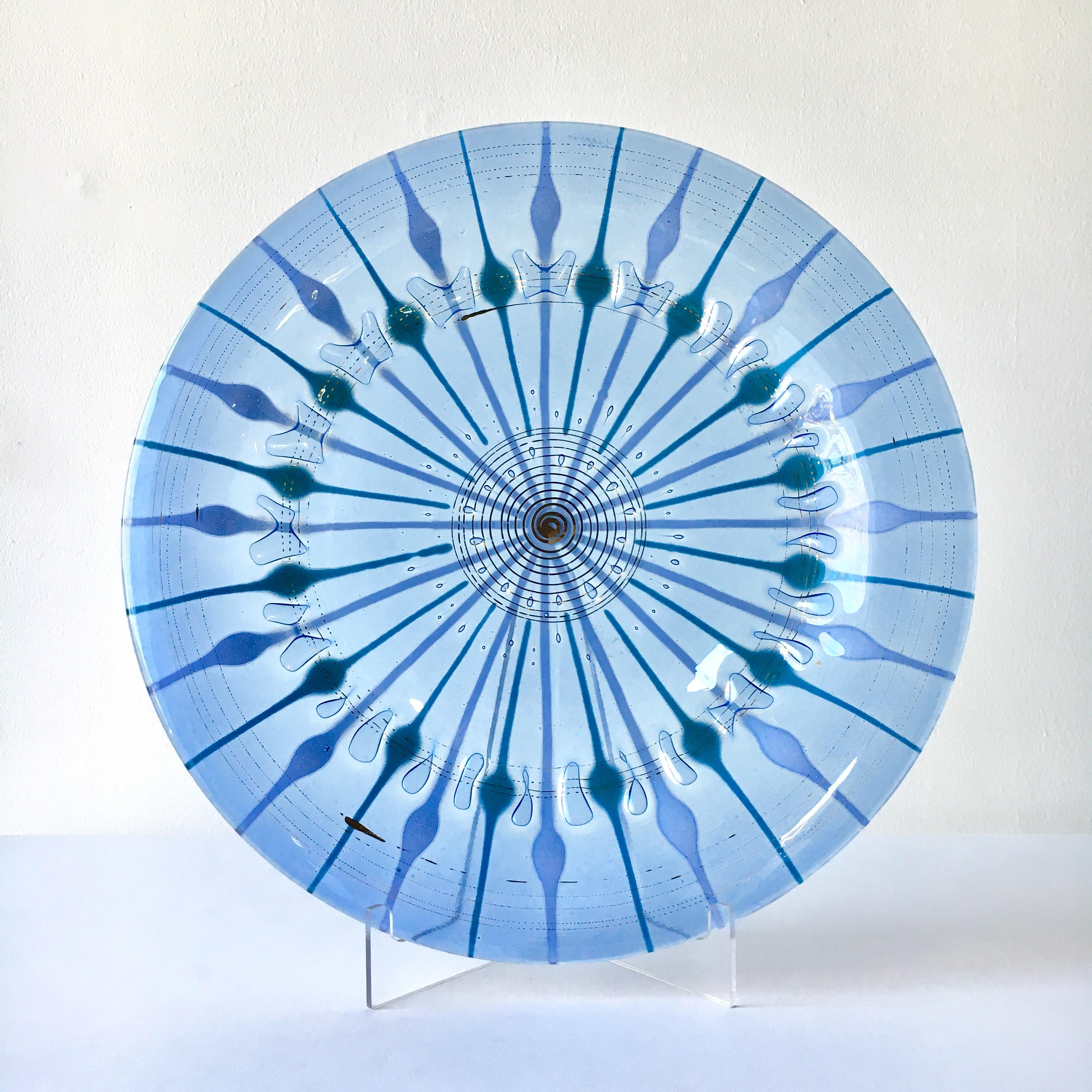 A Classic line circular fused studio glass plate by Michael and Frances Higgins USA etched signature late 1960-early 1970s

Michael Higgins (1908-1999) and Frances Higgins (1912-2004) met in Chicago and were married in 1948. They had a fascination
