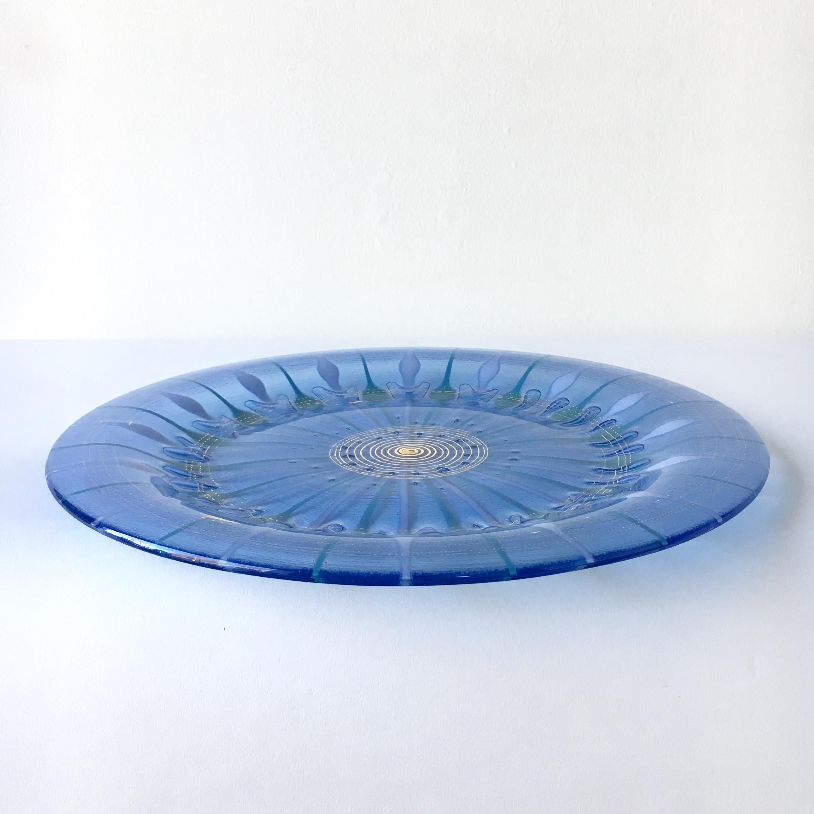 Classic Line Circular Fused Studio Glass Plate by Higgins In Good Condition In Donhead St Mary, Wiltshire