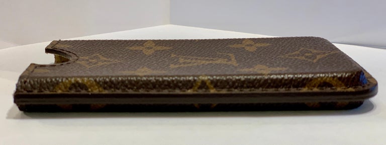 Louis Vuitton mens monogram classic vintage phone case pre owned authentic