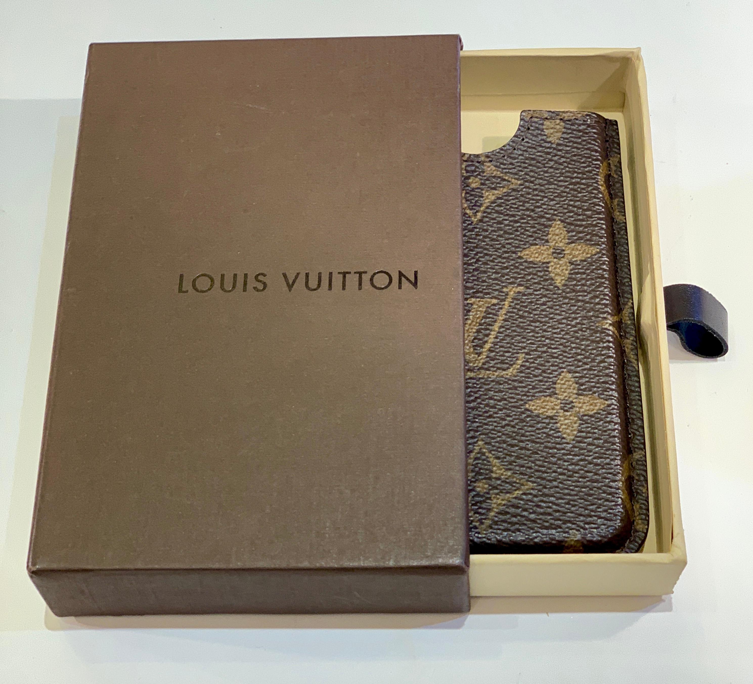 Gray Classic Louis Vuitton Iconic Monogram Cell Phone Case or Holder For Sale