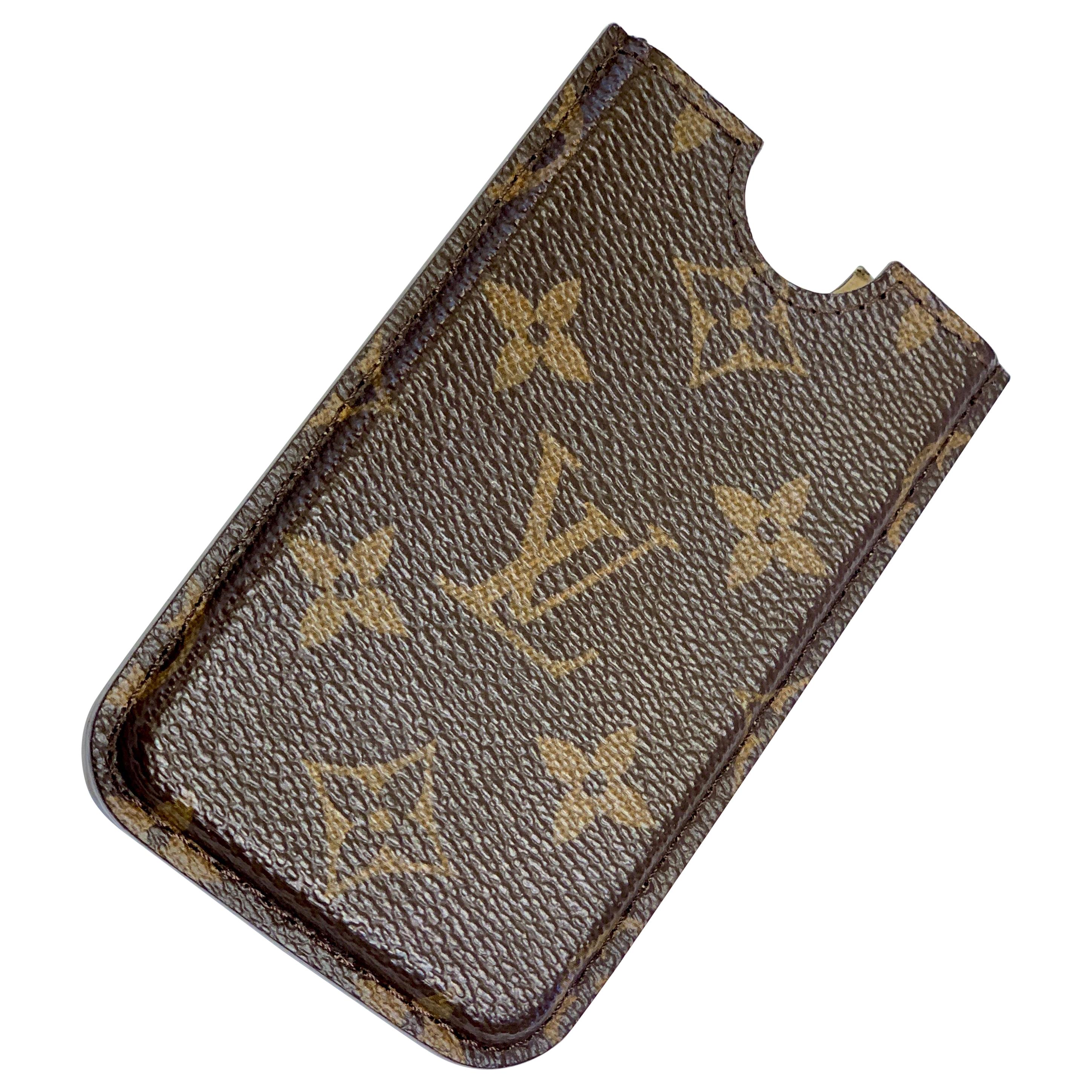 Louis Vuitton - Étui pour téléphone ou porte-clés classique avec monogramme emblématique