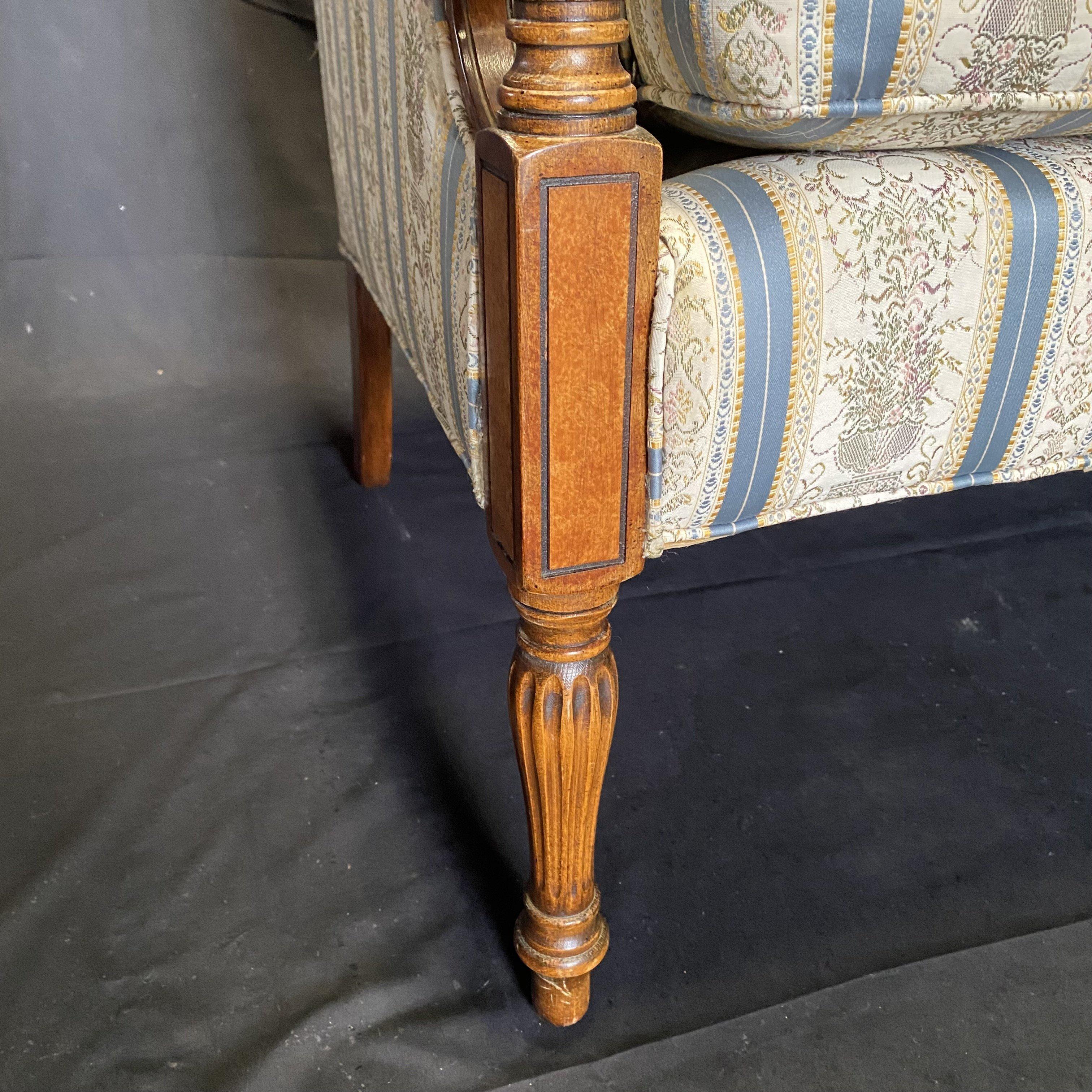 Mid-20th Century Classic Louis XV Style Carved Walnut Sofa or Canape with Reeded Legs