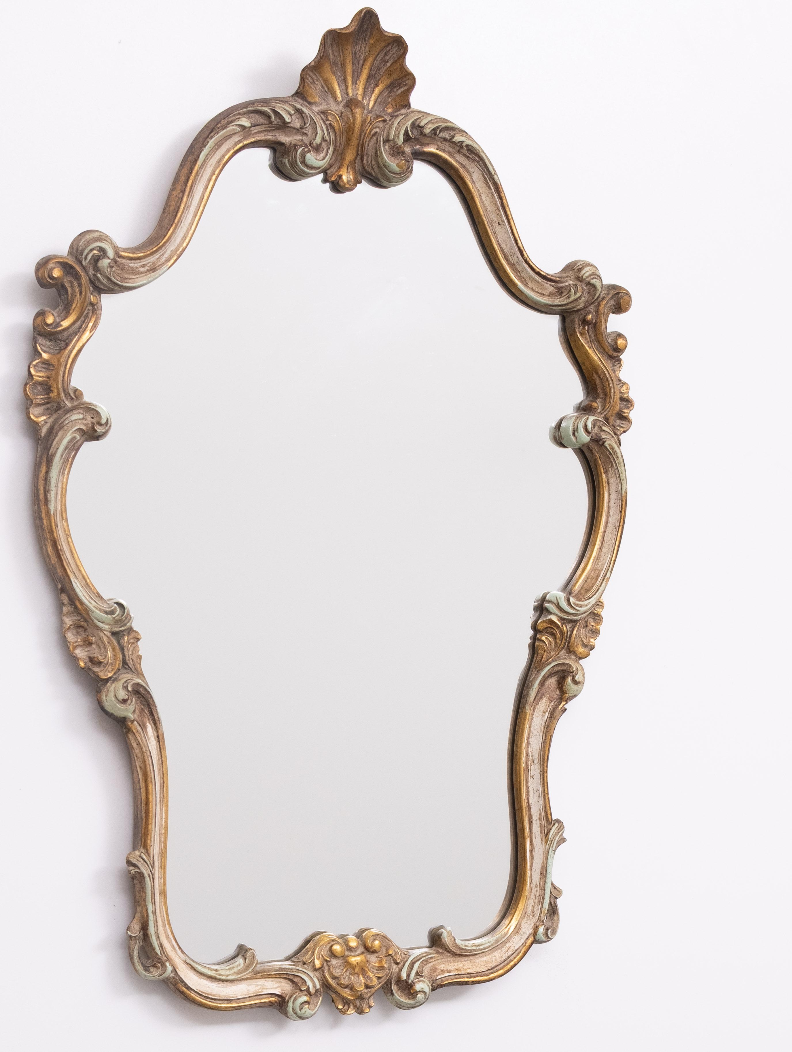 Magnifique  Classique Louis xvi   Miroir mural  par Deknudt     1970 Belgique 
Cadre en bois orné . 