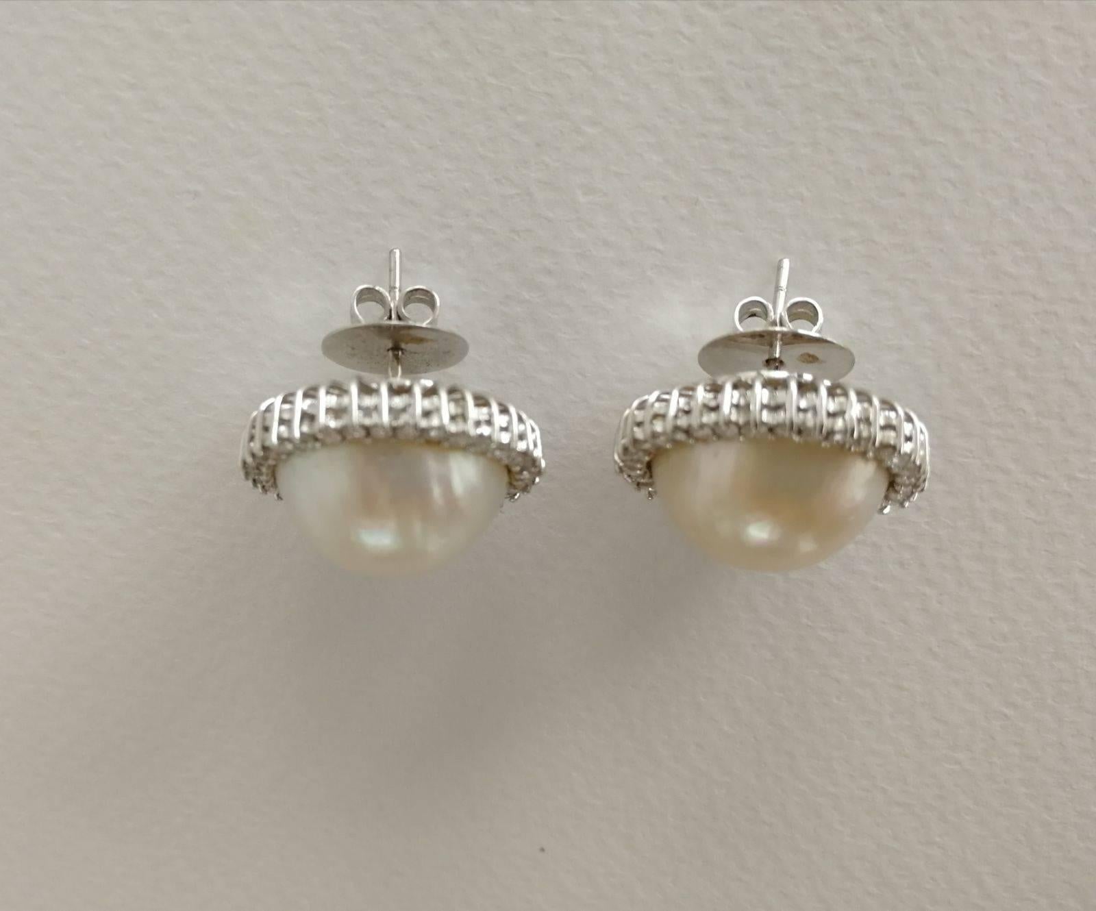 Classic Mabe Pearl and Diamonds 18 Karat White Gold For Sale 1