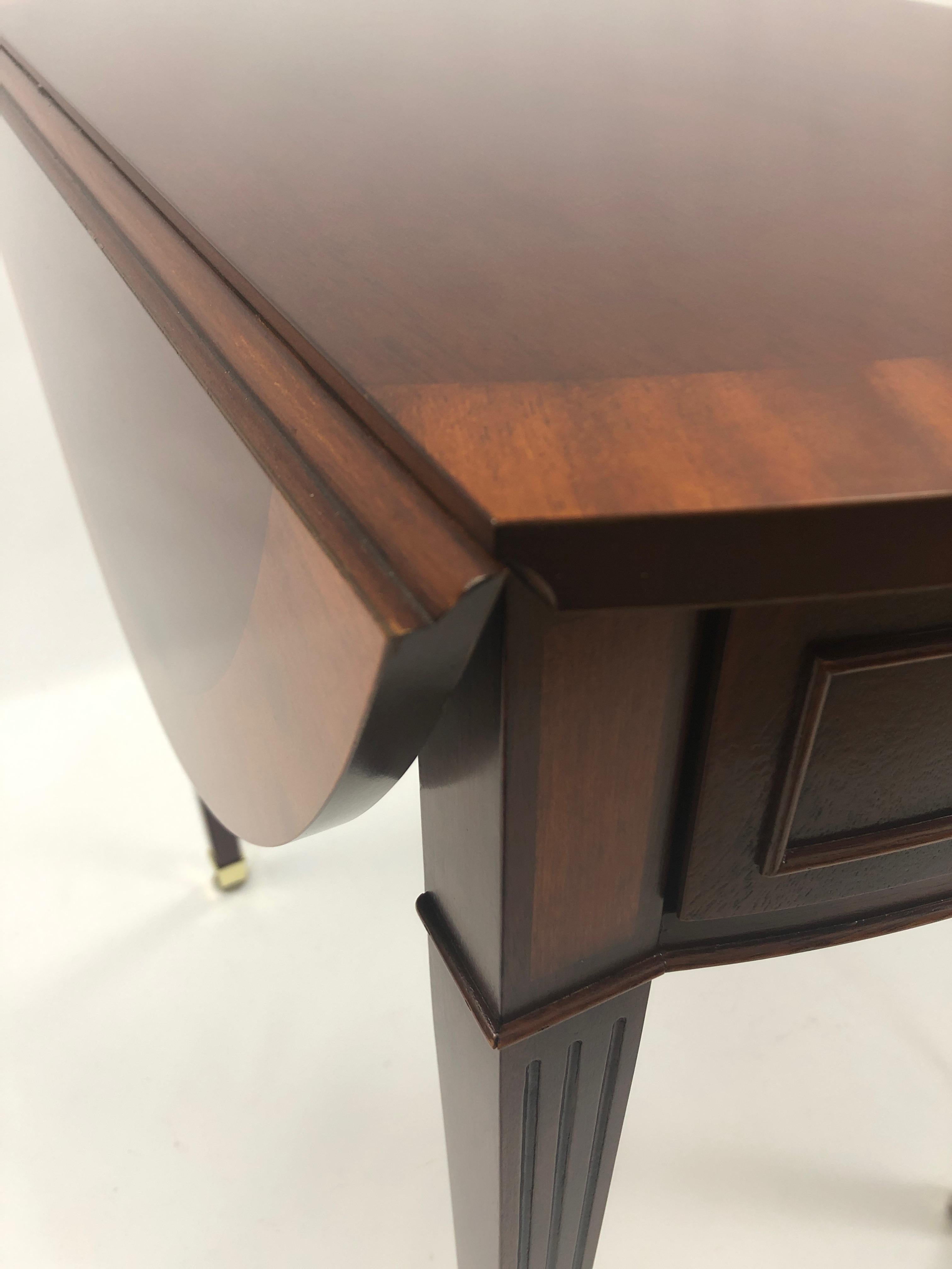 Classic Mahogany Banded Inlaid Pembroke Side Table 7