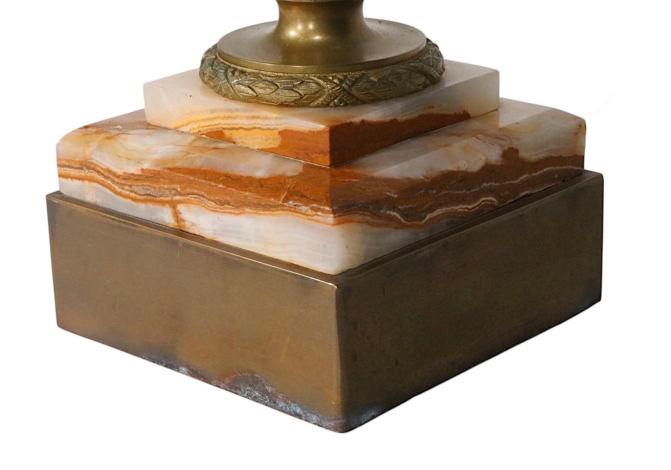 Classic Marble Column Form Lamp with Cast Brass Capitol In Good Condition For Sale In New York, NY