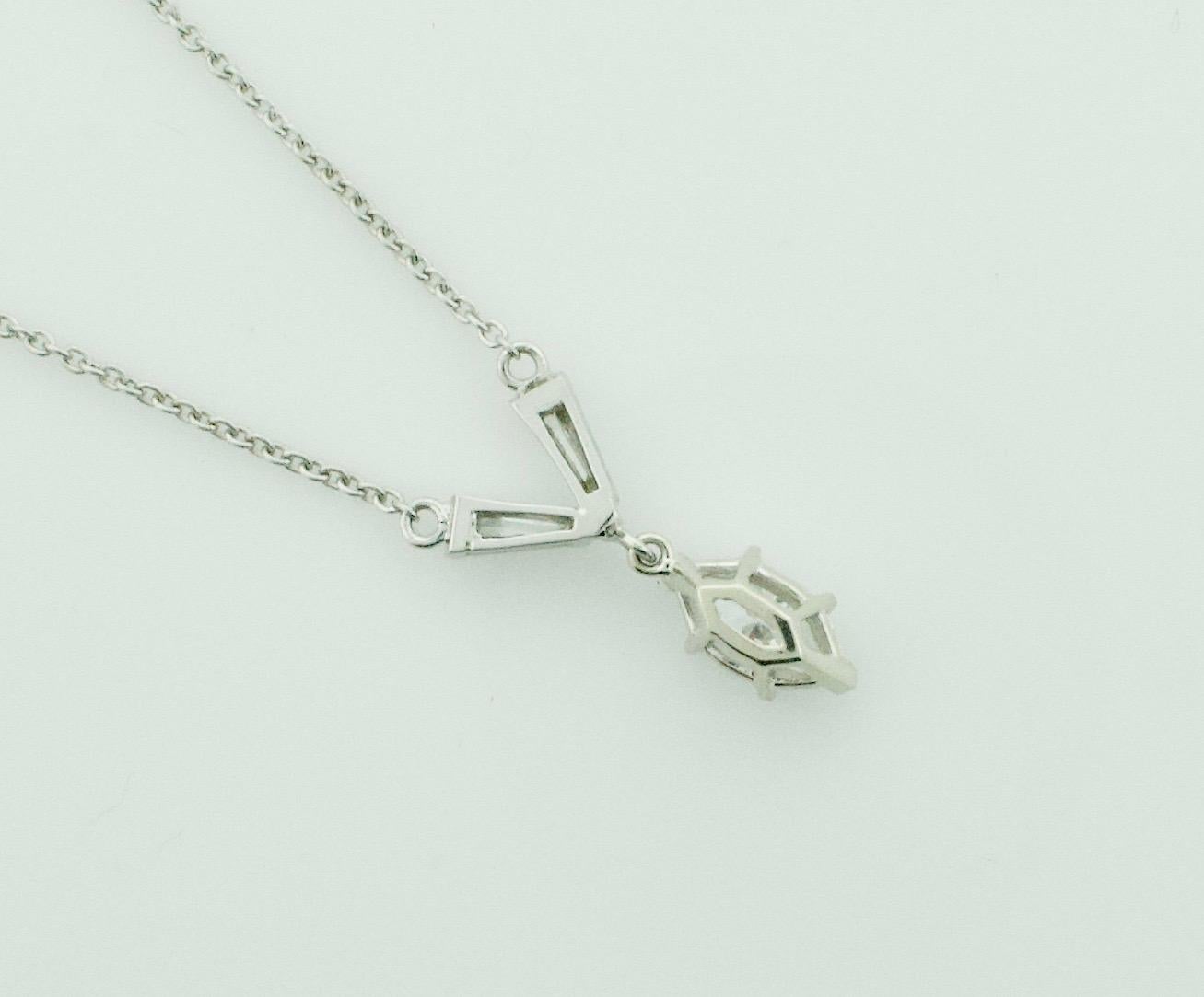 Taglio marquise Collana classica con diamanti marquise in platino GIA E SI1 in vendita
