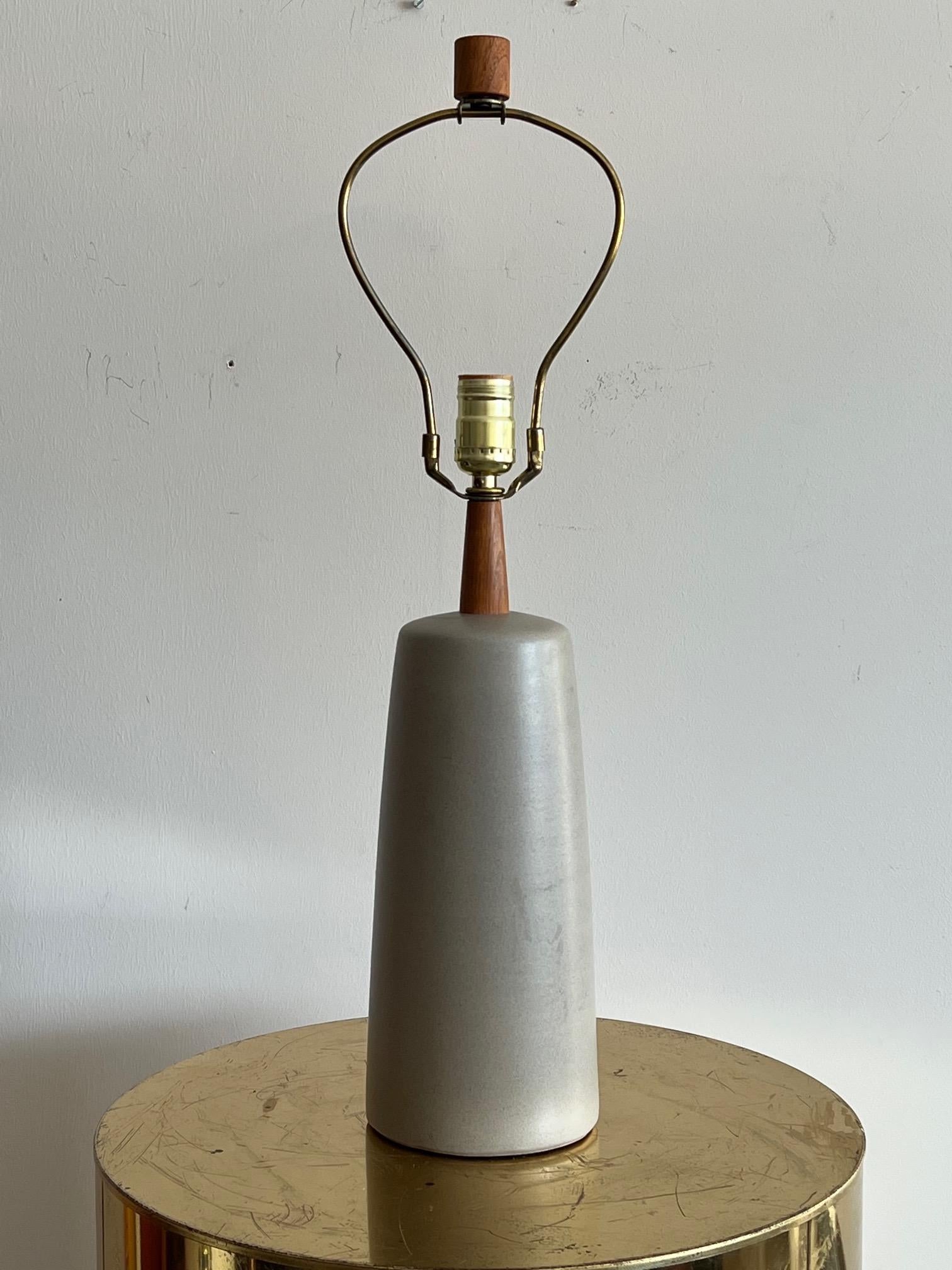 Classic Martz Table Lamp  In Good Condition For Sale In St.Petersburg, FL