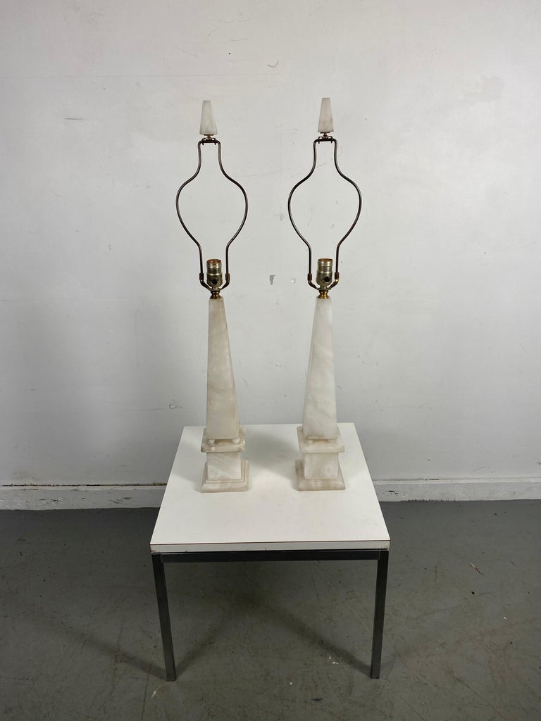 Classic Matched Pair of Alabaster Obelisk Table Lamps, Italy For Sale 1
