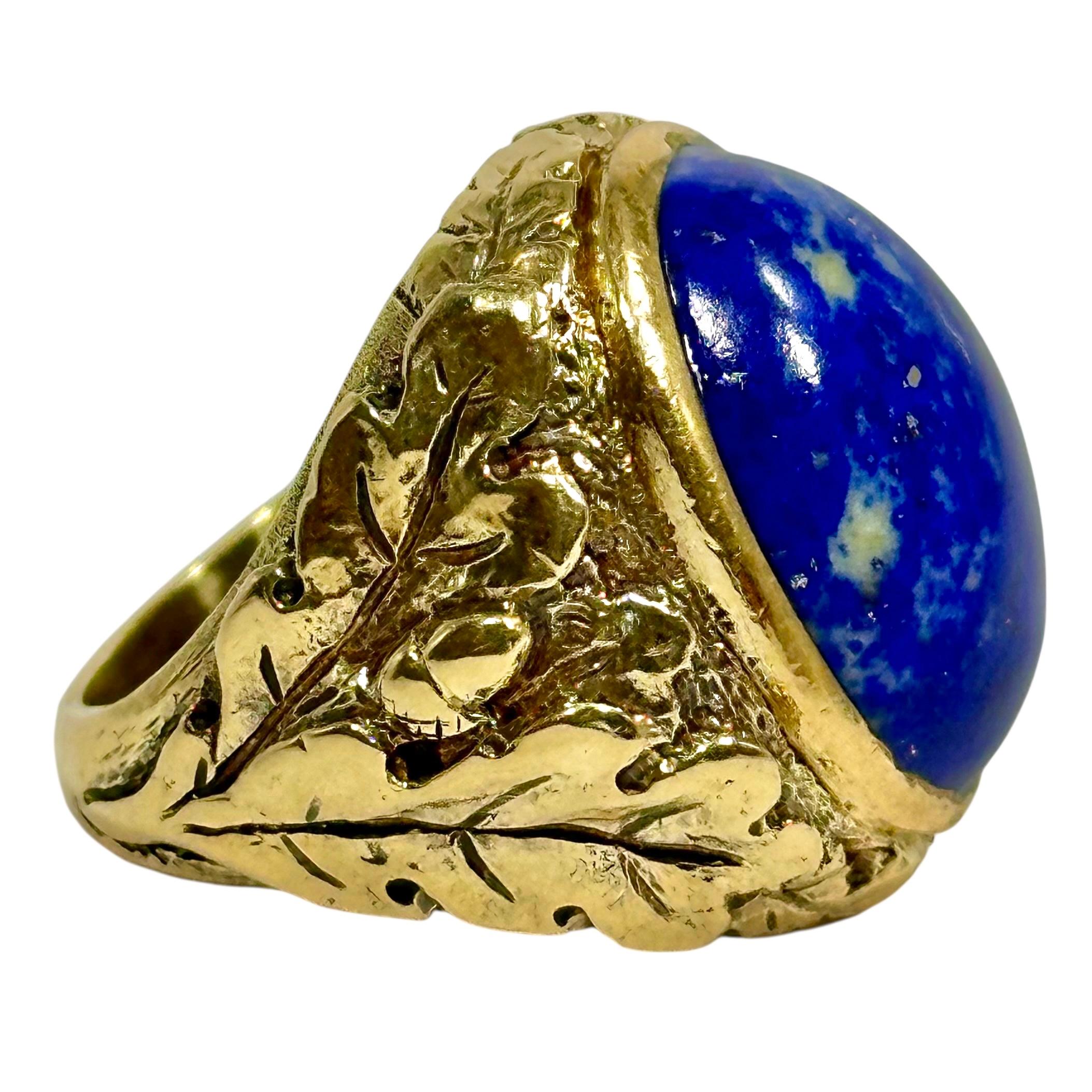 Klassischer Siegelring für Männer aus 18 Karat Gelbgold und Lapislazuli-Cabochon im Zustand „Gut“ im Angebot in Palm Beach, FL
