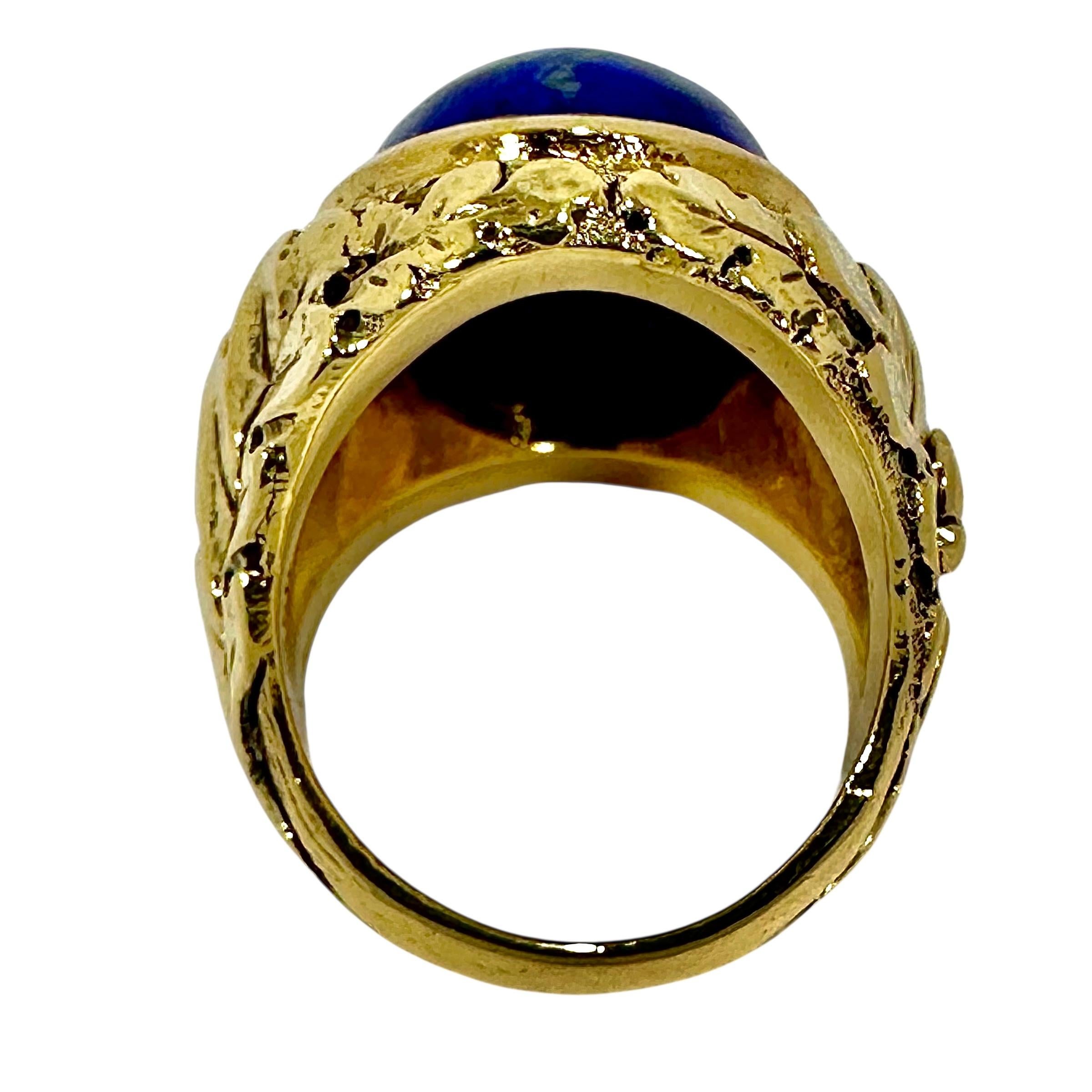 Klassischer Siegelring für Männer aus 18 Karat Gelbgold und Lapislazuli-Cabochon im Angebot 1