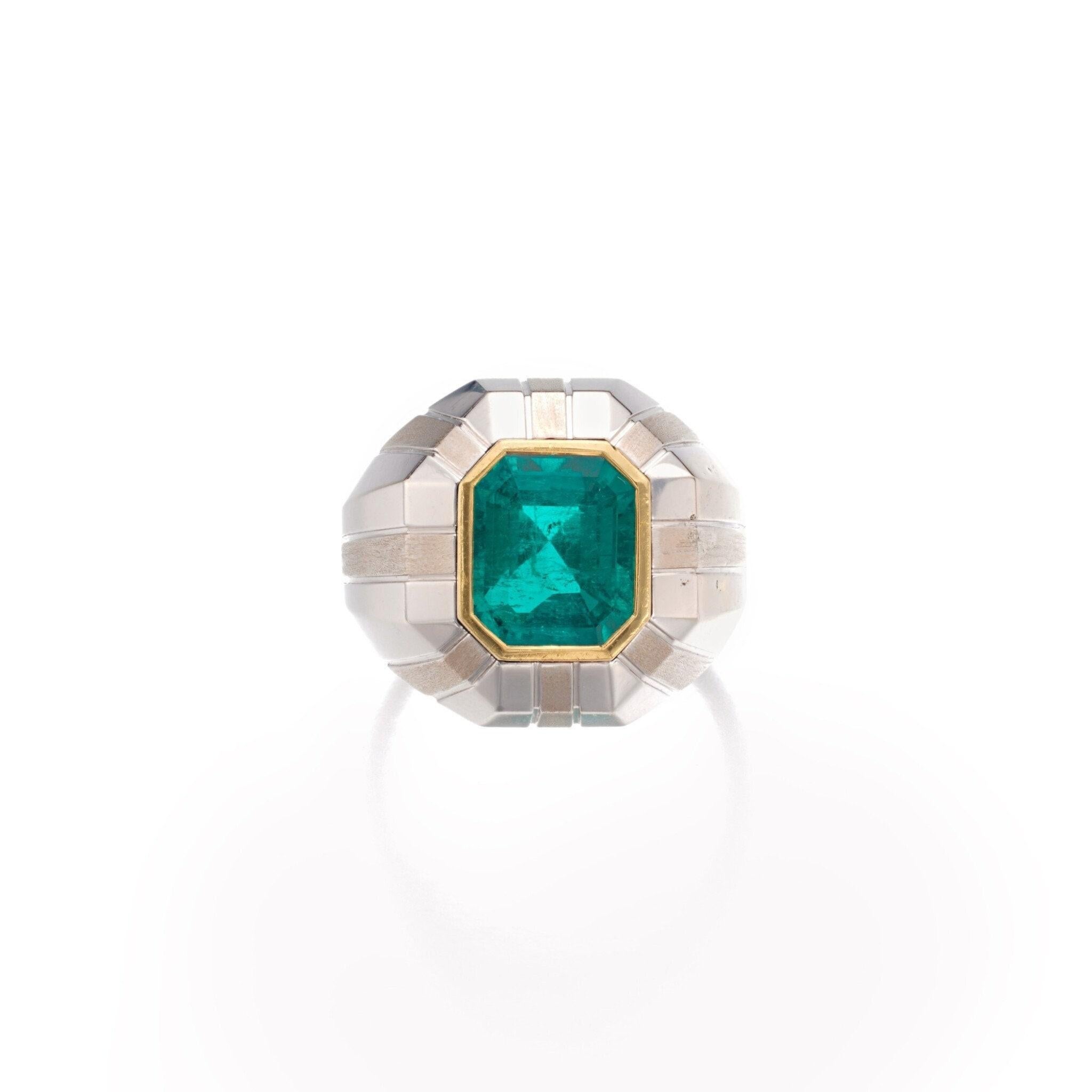Im Angebot: Klassischer Smaragd-Verlobungsring für Männer, Smaragd-Goldring, Cocktail-Ring () 3