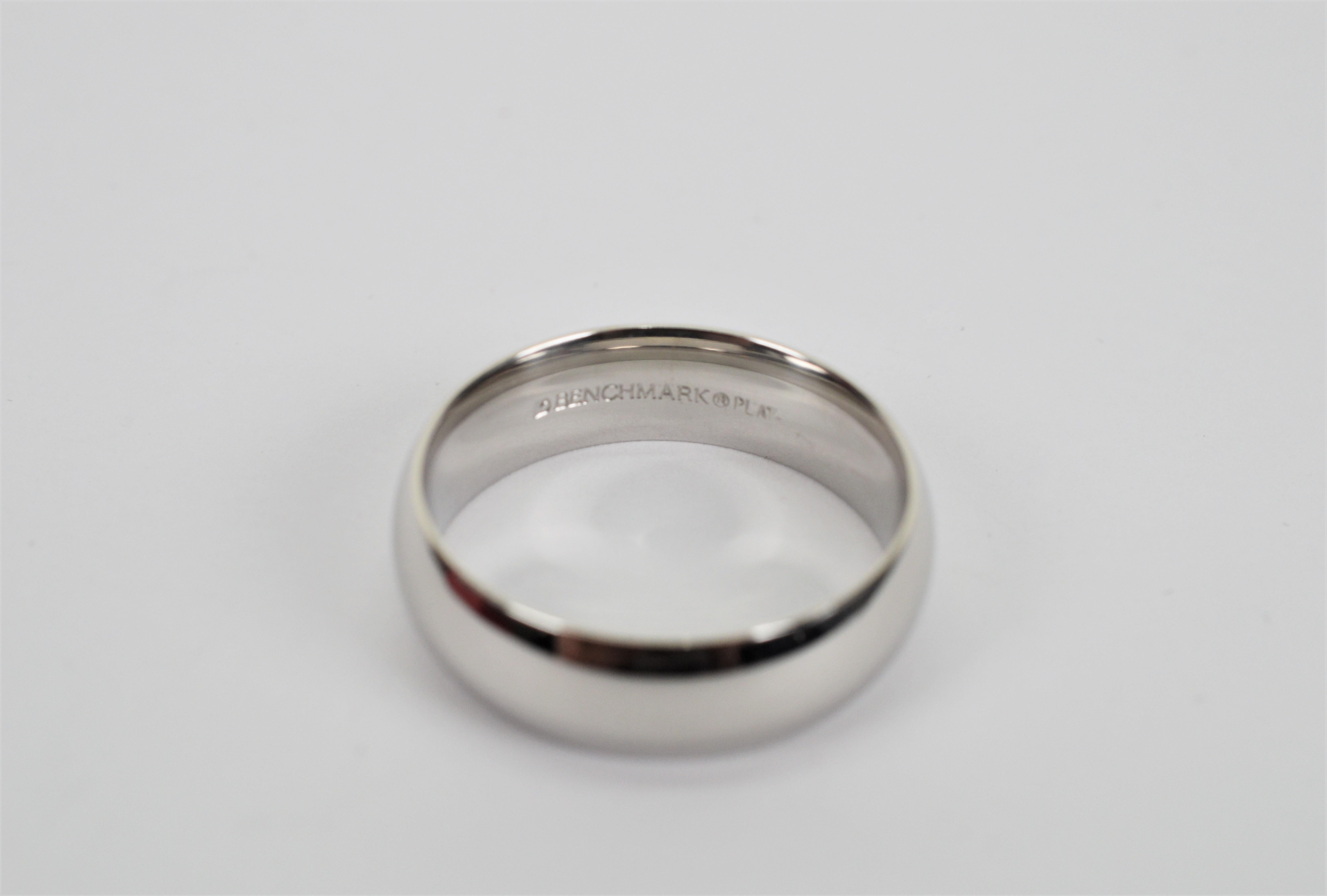 Classic Homme Platinum Wedding Band Ring New w/ Box & Papers Neuf - En vente à Mount Kisco, NY