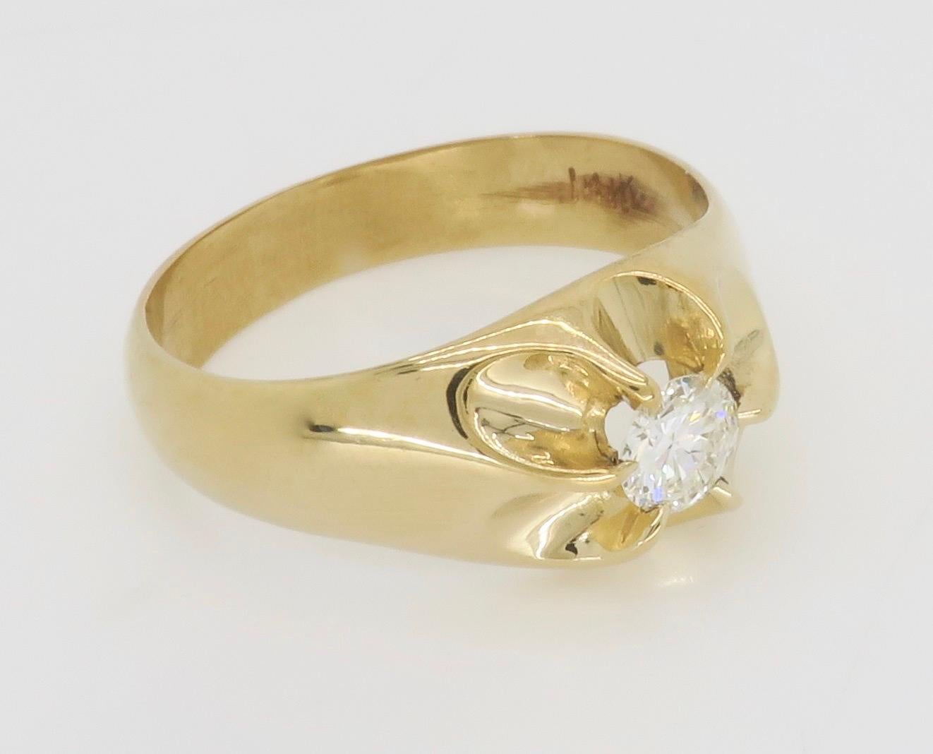 Classic Men's Solitaire Diamond Ring  For Sale 3