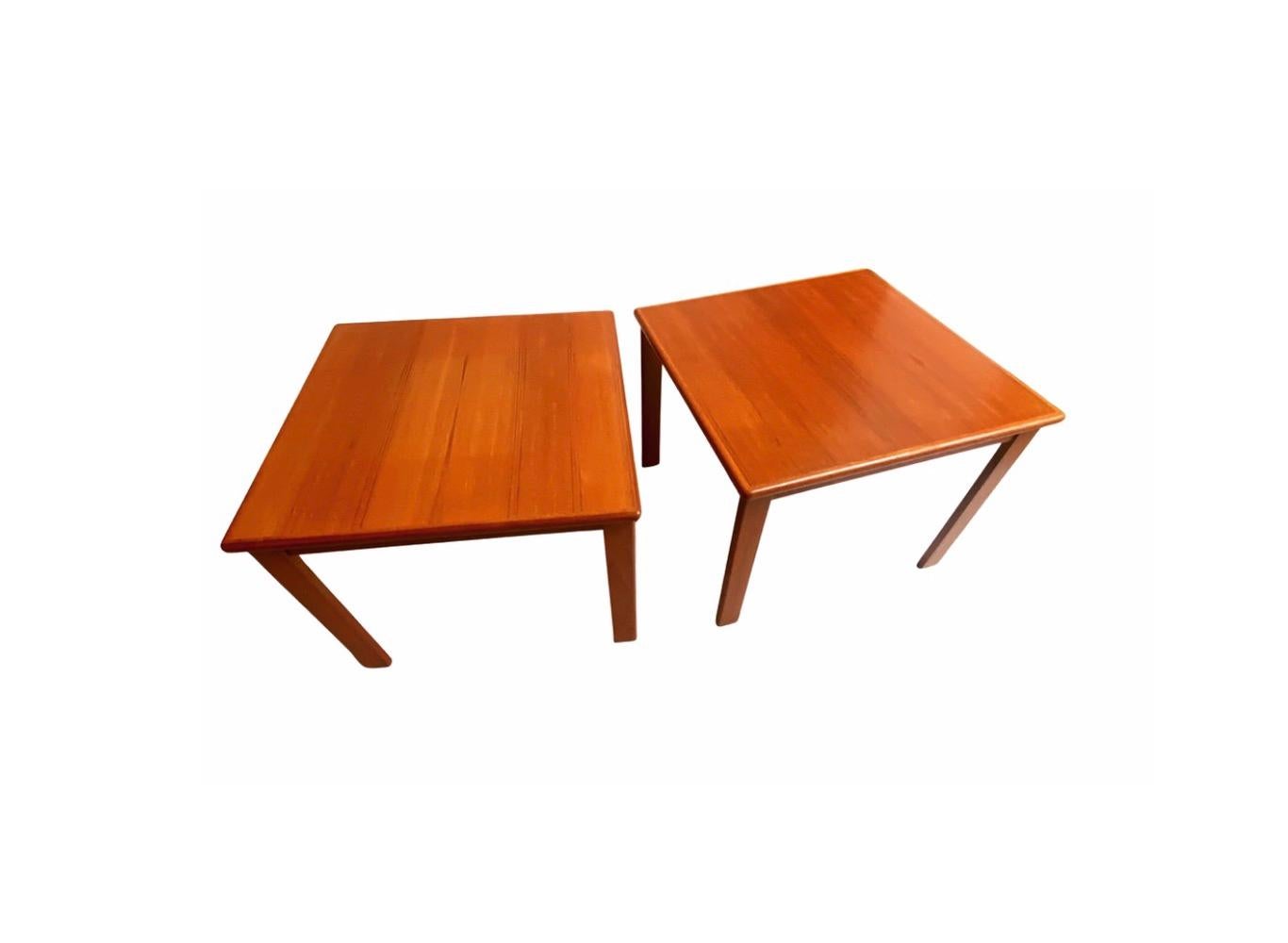 Two classic Mid-Century Danish coffee tables in teak In Excellent Condition In Copenhagen, DK