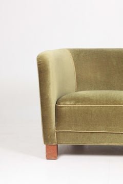 Classic Midcentury, Danish Design Sofa by Fritz Hansen, 1940s