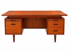 Classic Mid Century Danish Teak Executive Desk attrib to Arne Vodder