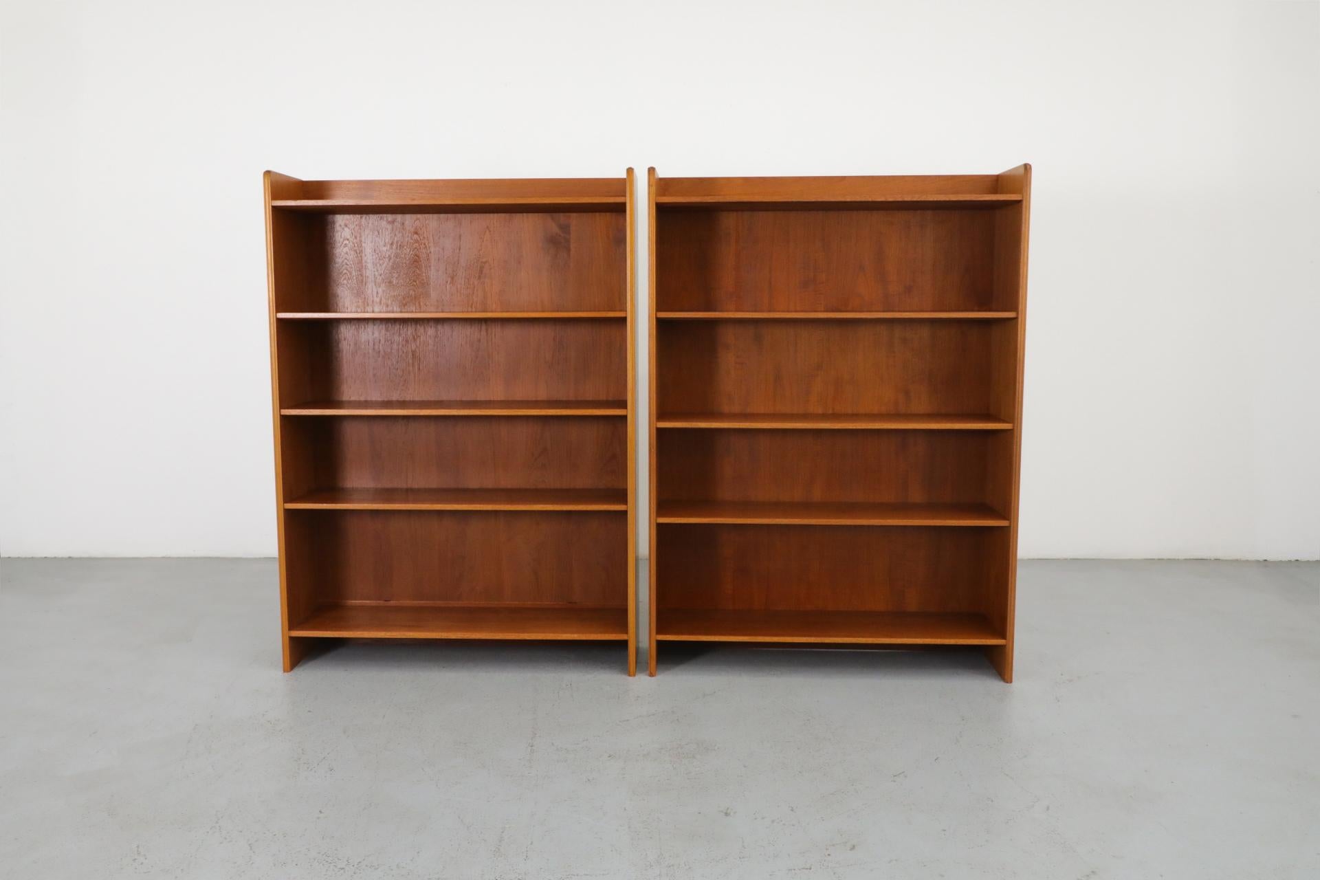 Classic Mid-Century Danish Teak Standing Bookcases In Good Condition In Los Angeles, CA