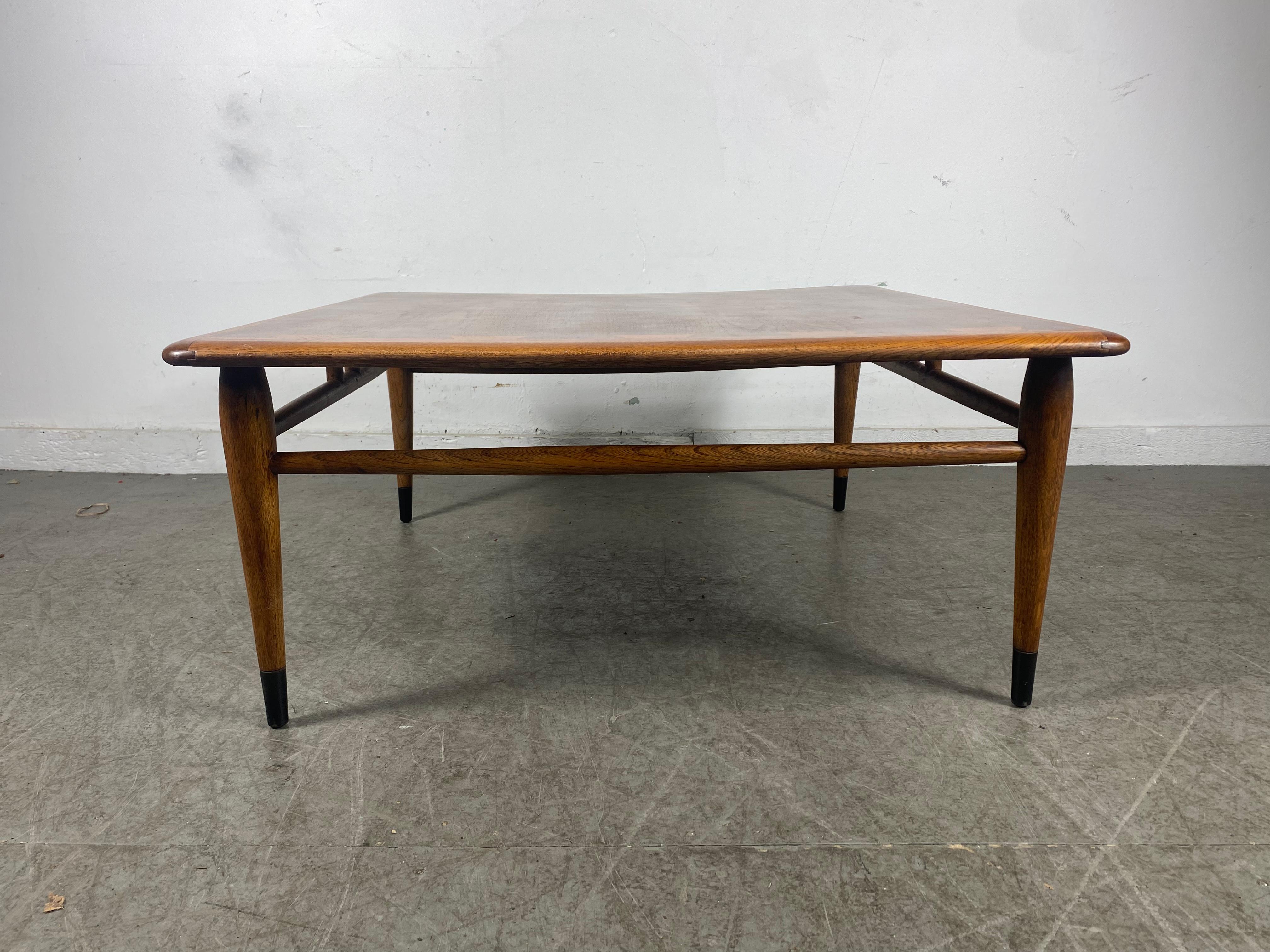 Classic Mid Century Lane Acclaim Square Walnut and Oak Dovetail Coffee Table In Good Condition In Buffalo, NY