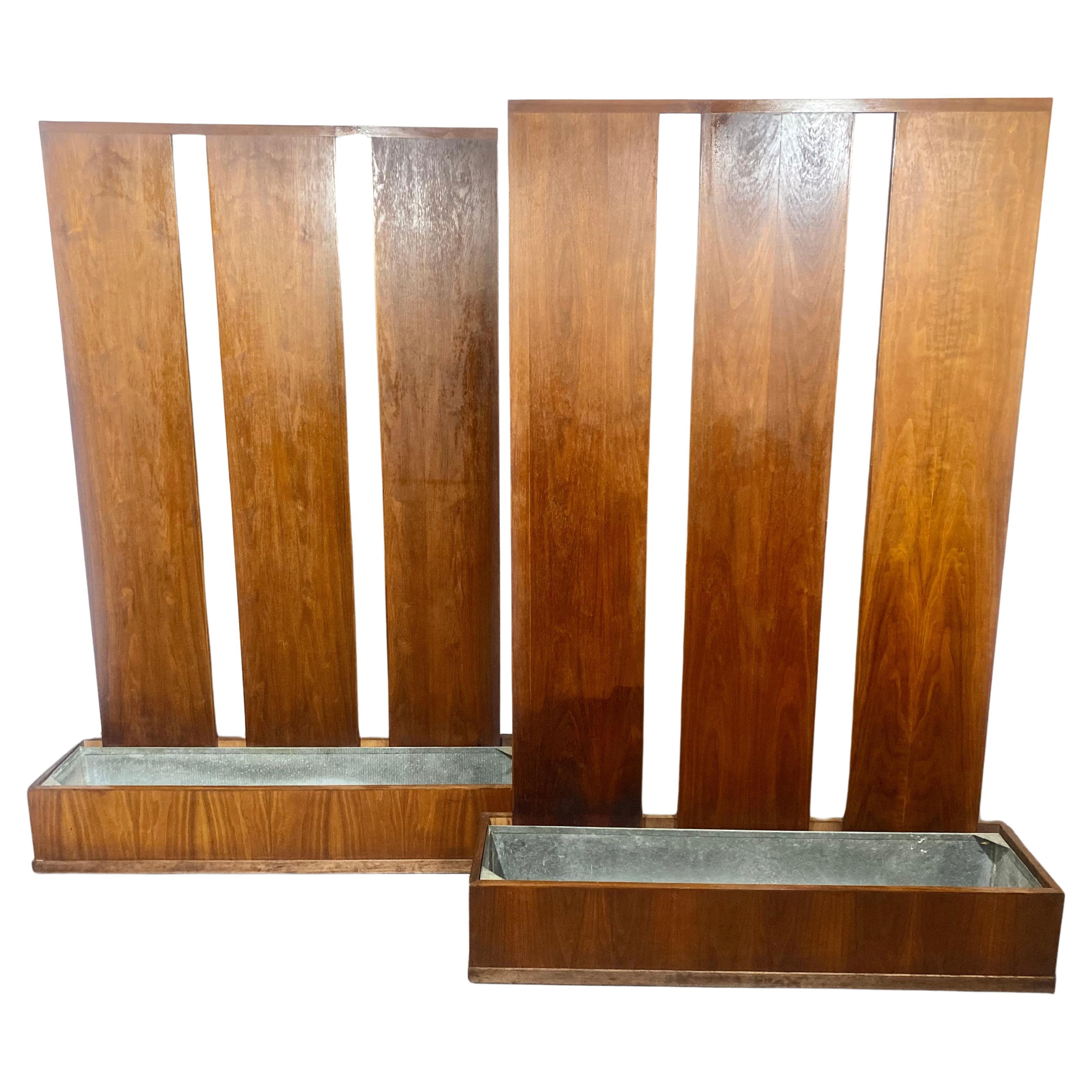 Classic Mid Century Modern Architectural Room Divider's with planter boxes (Séparateurs de pièces avec jardinières) en vente