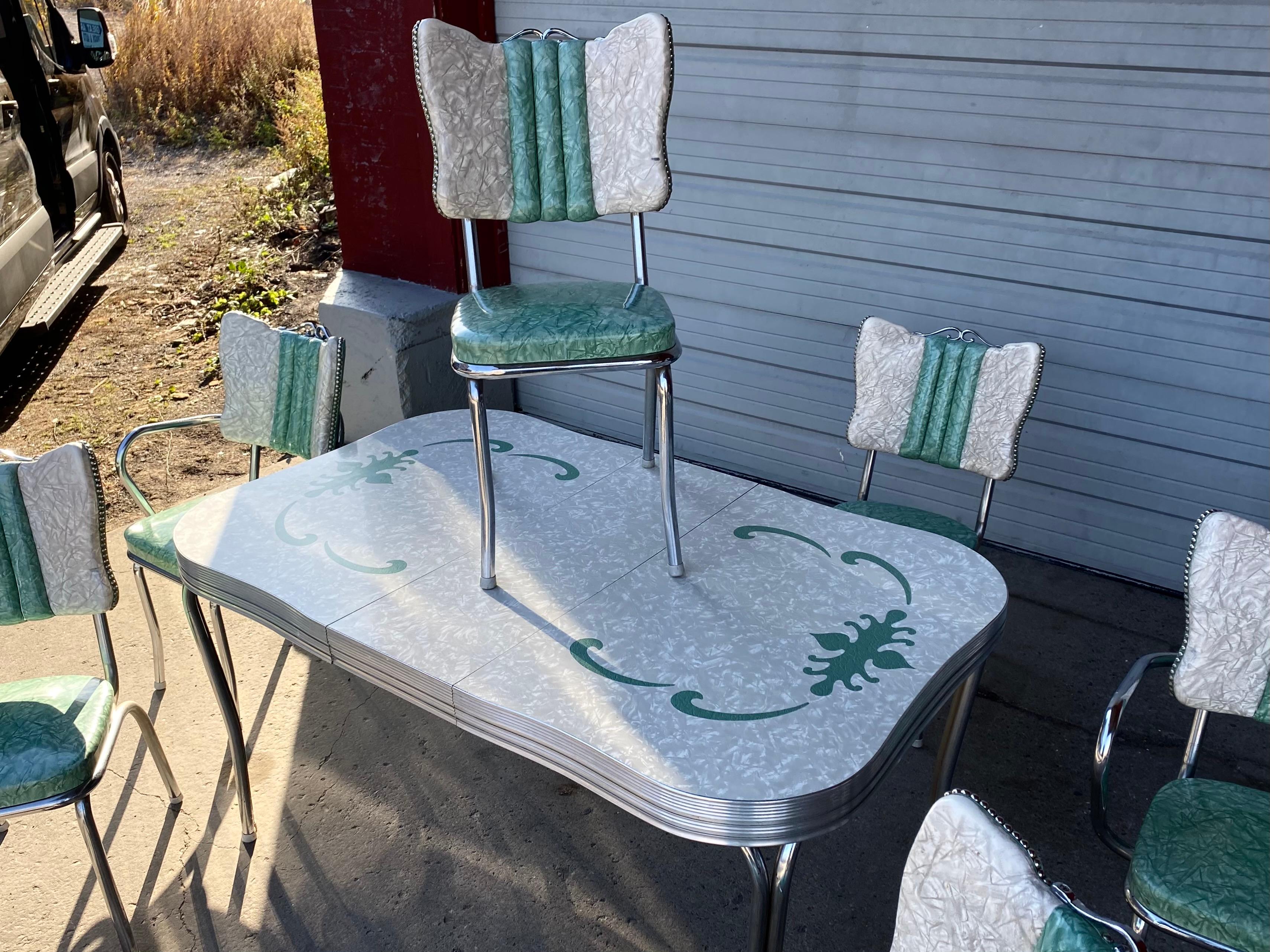 Classic Mid-Century Modern Chrome Dinette / Kitchen Set with 2 Captains Chairs 1