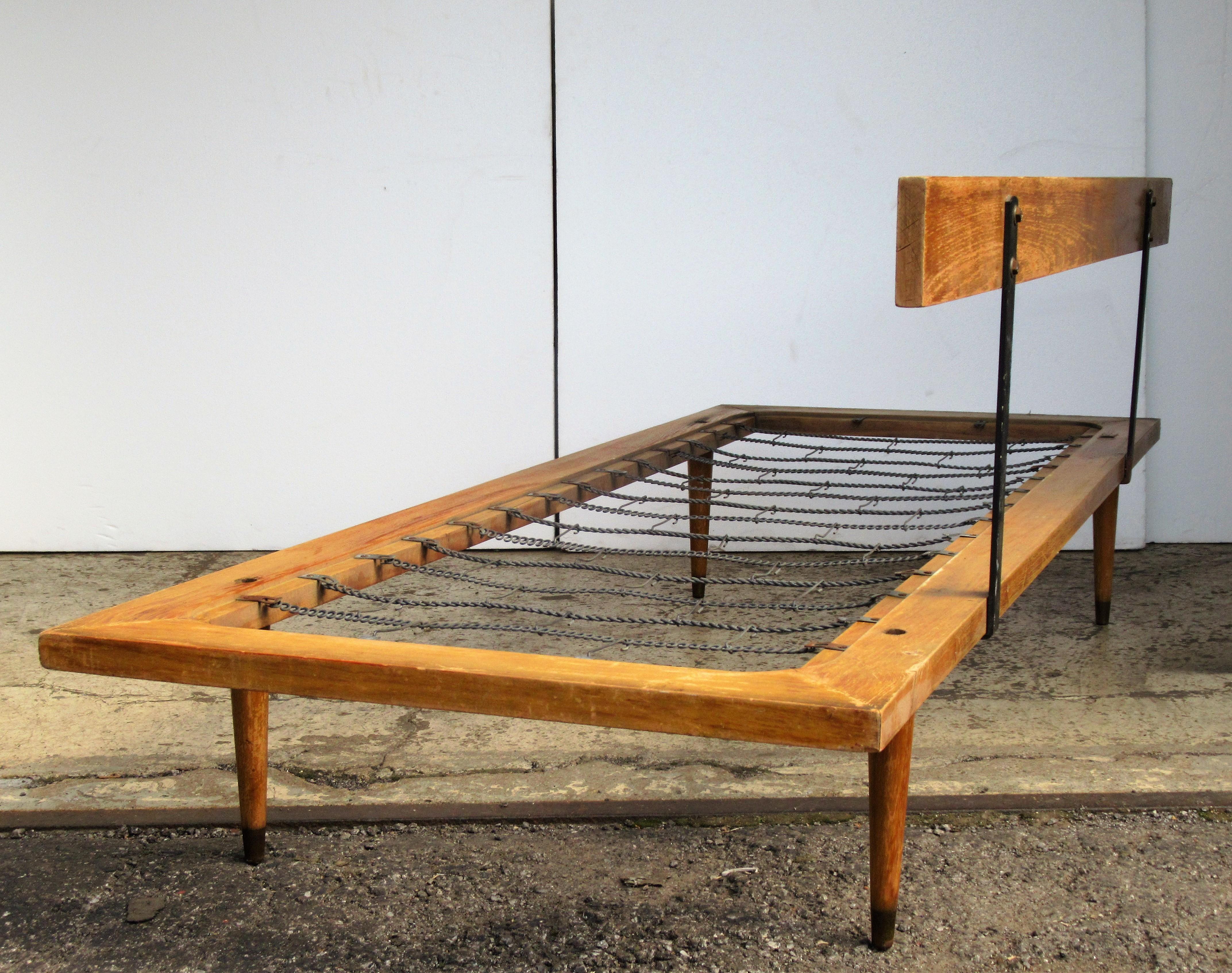 Classic Mid-Century Modern Daybed 2
