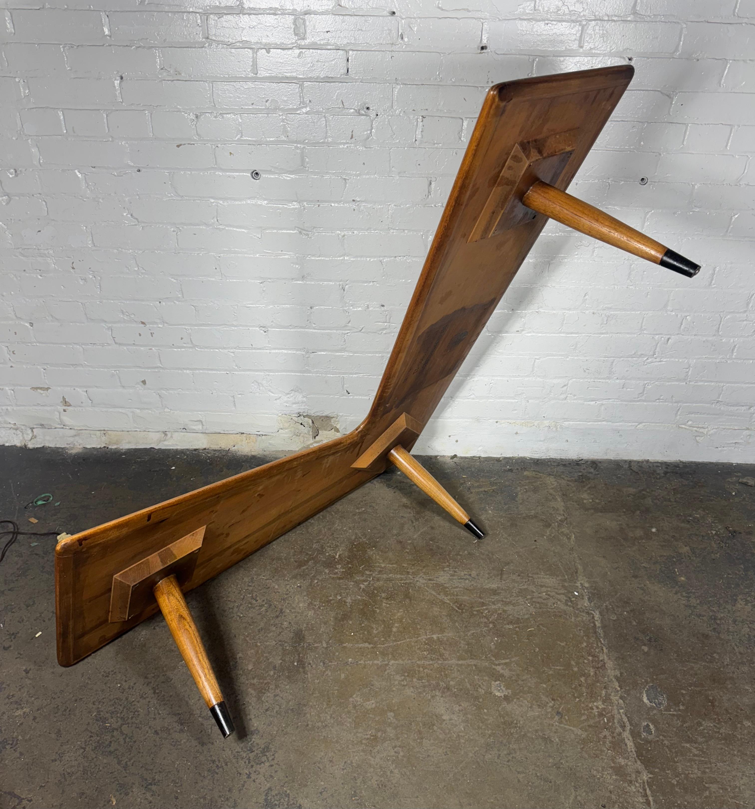 Table basse classique de style moderne du milieu du siècle Lane Acclaim en vente 4