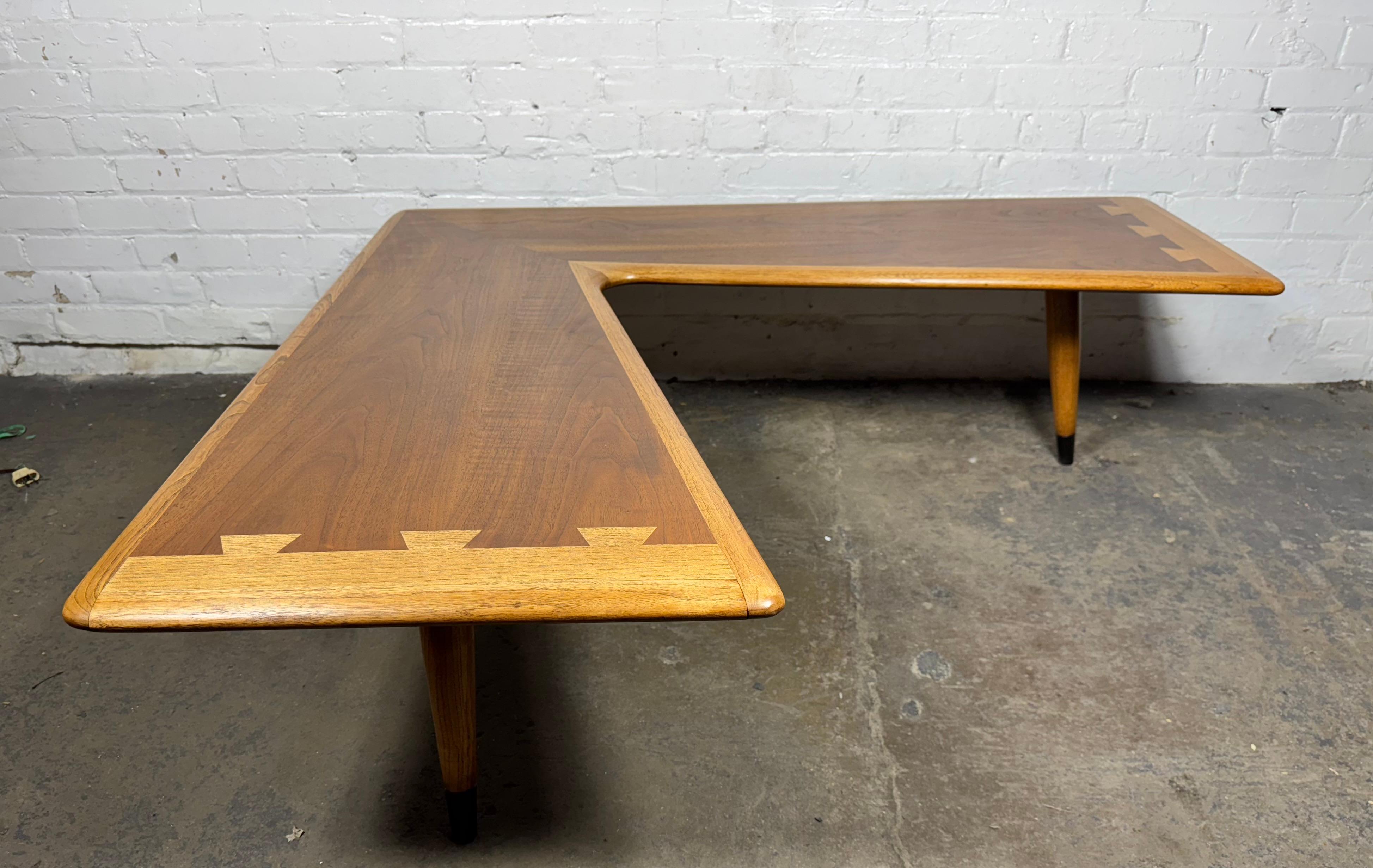 Table basse classique de style moderne du milieu du siècle Lane Acclaim Bon état - En vente à Buffalo, NY