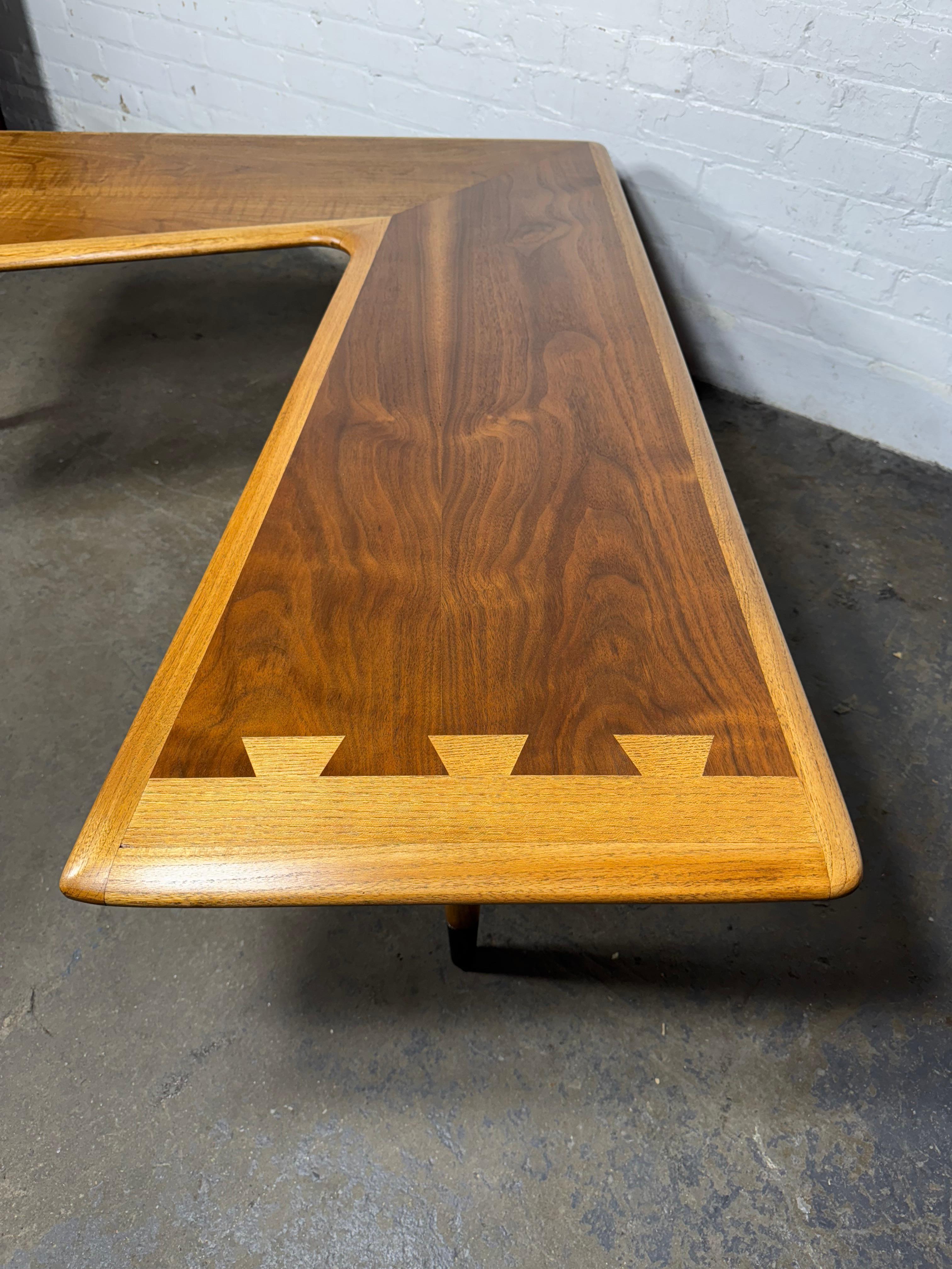 Table basse classique de style moderne du milieu du siècle Lane Acclaim en vente 2