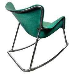 Classic Mid Century Modern Fiberglass Rocking Lounge Chair von Lawrence Peabody
