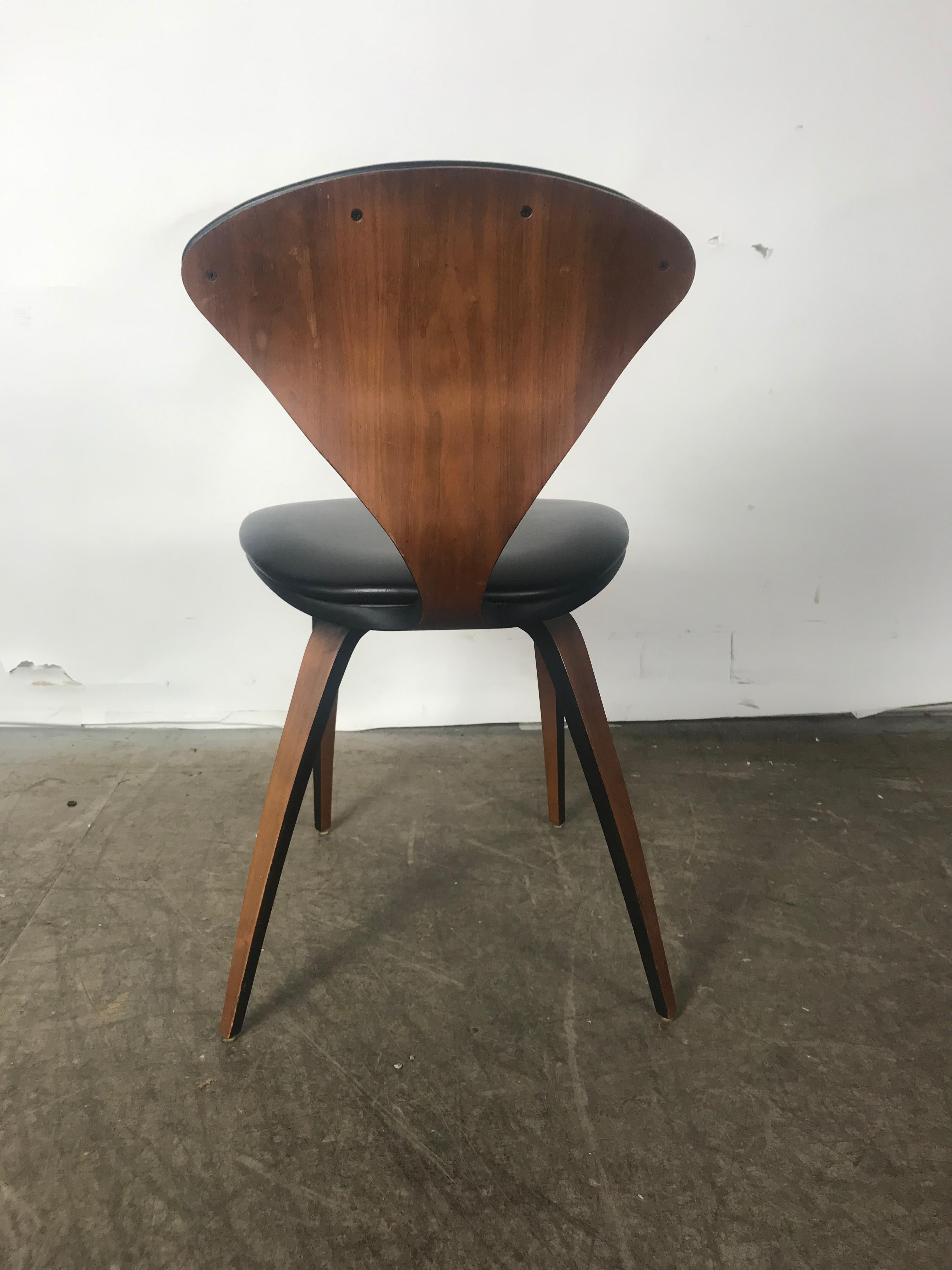 American Classic Mid-Century Modern Plywood Side Chair by Norman Cherner for Plycraft