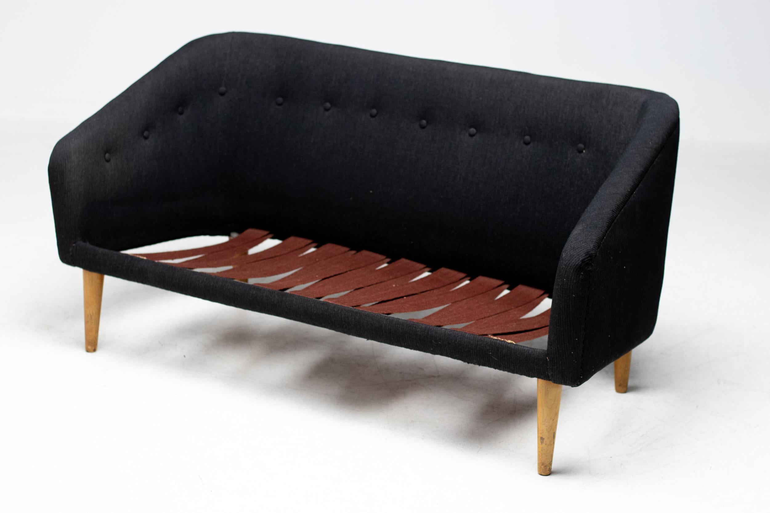 Classic Mid Century Modern Scandinavian Sofa For Sale 5