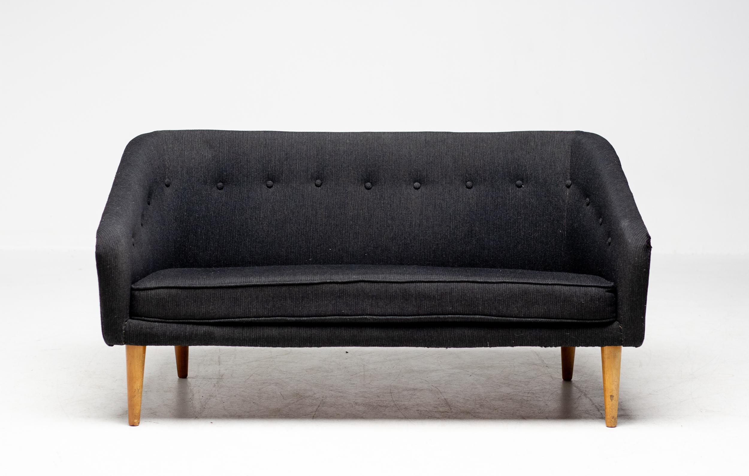 Classic Mid Century Modern Scandinavian Sofa For Sale 9