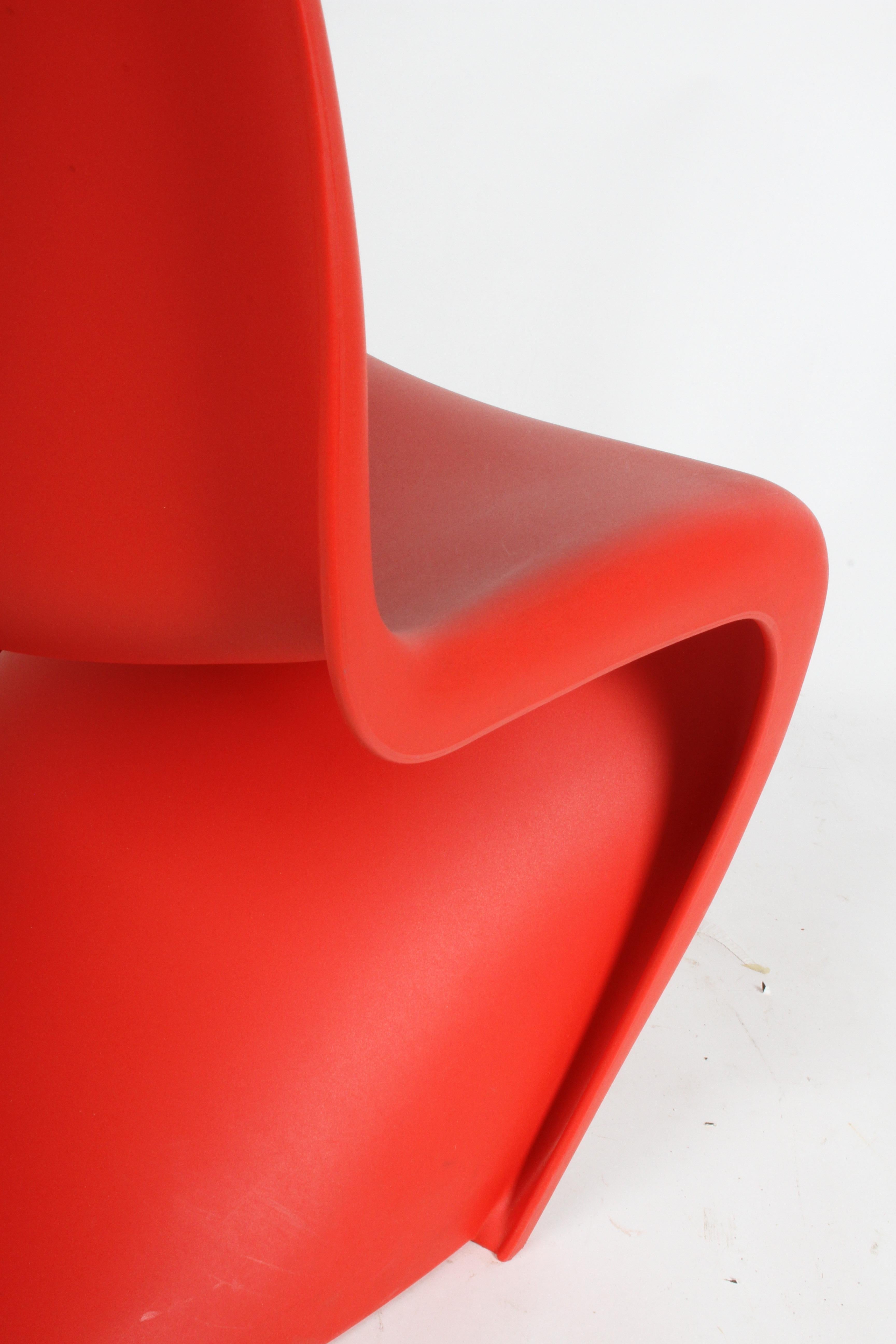 Classic Mid-Century Modern Verner Panton Chair in Red, Vitra Production In Good Condition In St. Louis, MO