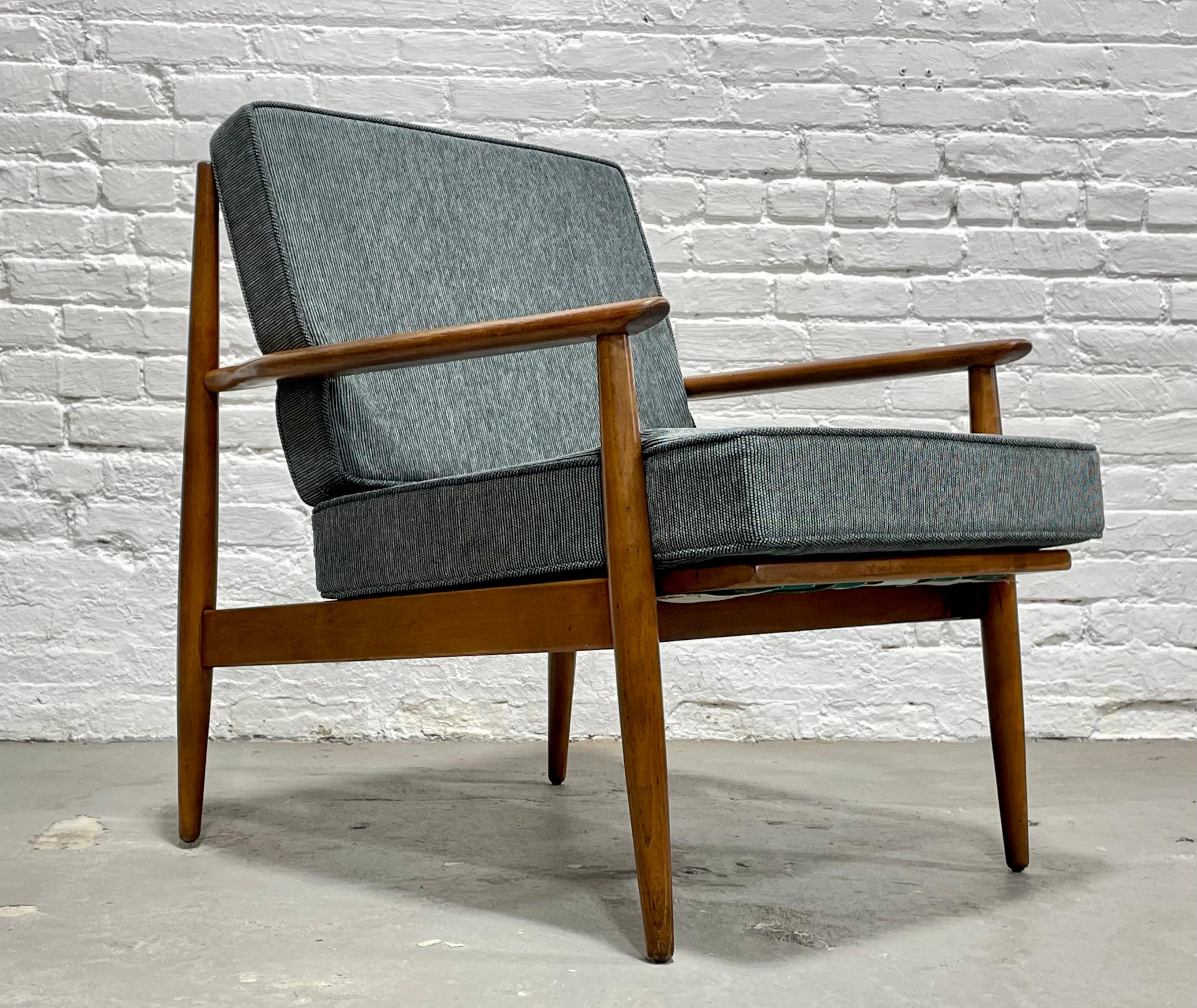 CLASSIC Mid Century Modern Vintage LOUNGE CHAIR / Armchair Baumritter, C. 1960's 2