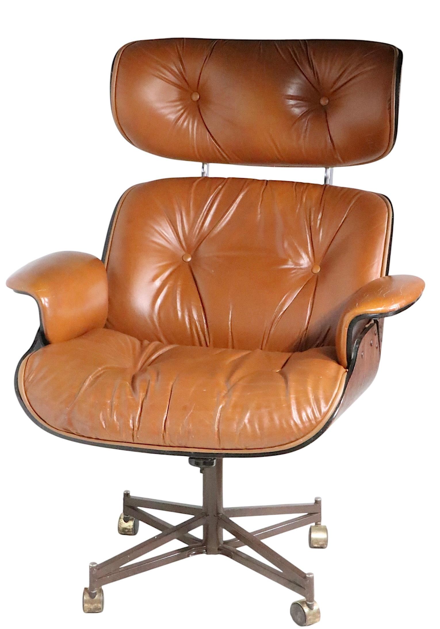 Classic Mid Century Plycraft Lounge Chair and Ottoman For Sale 8
