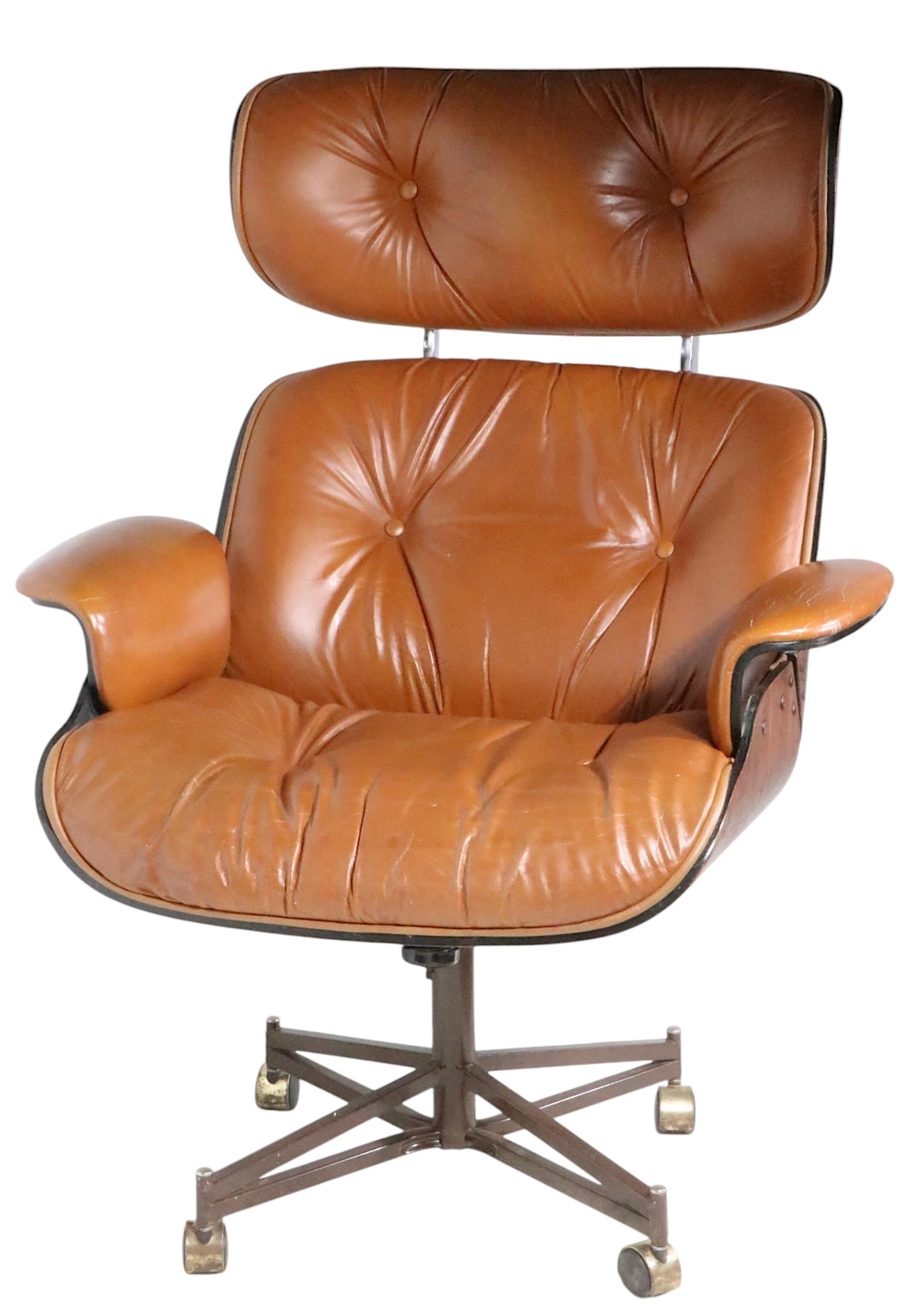 20th Century Classic Mid Century Plycraft Lounge Chair and Ottoman For Sale