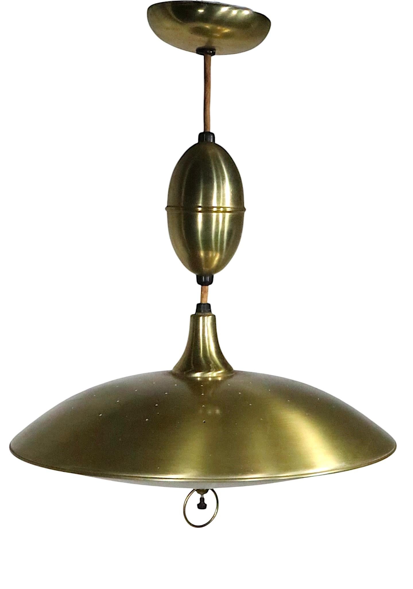 Classico lampadario a disco a piattino di metà secolo con luce a sospensione in vendita 5
