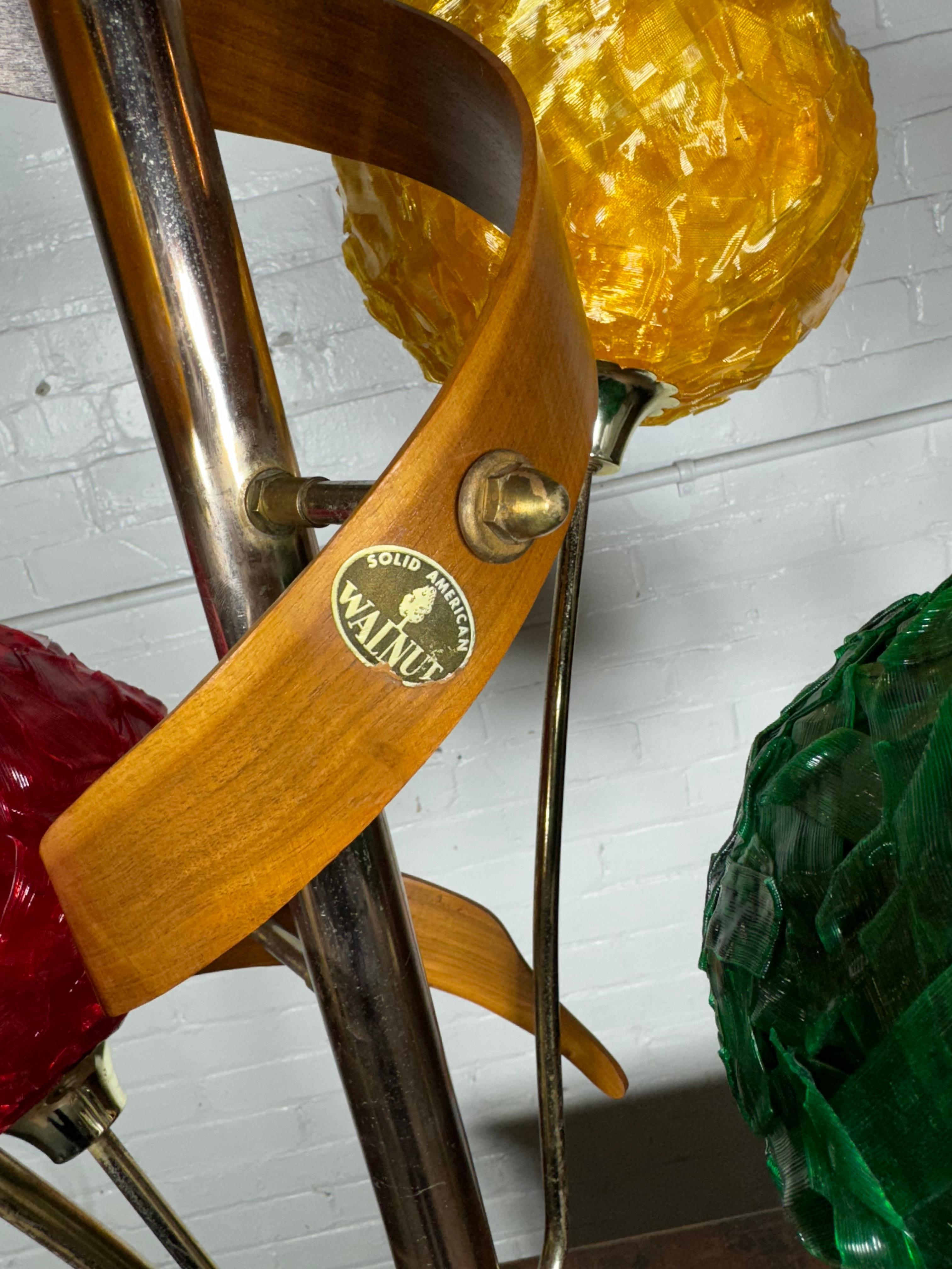 Brass Classic Mid Century Spaghetti Shades spun lucite / walnut table lamp For Sale
