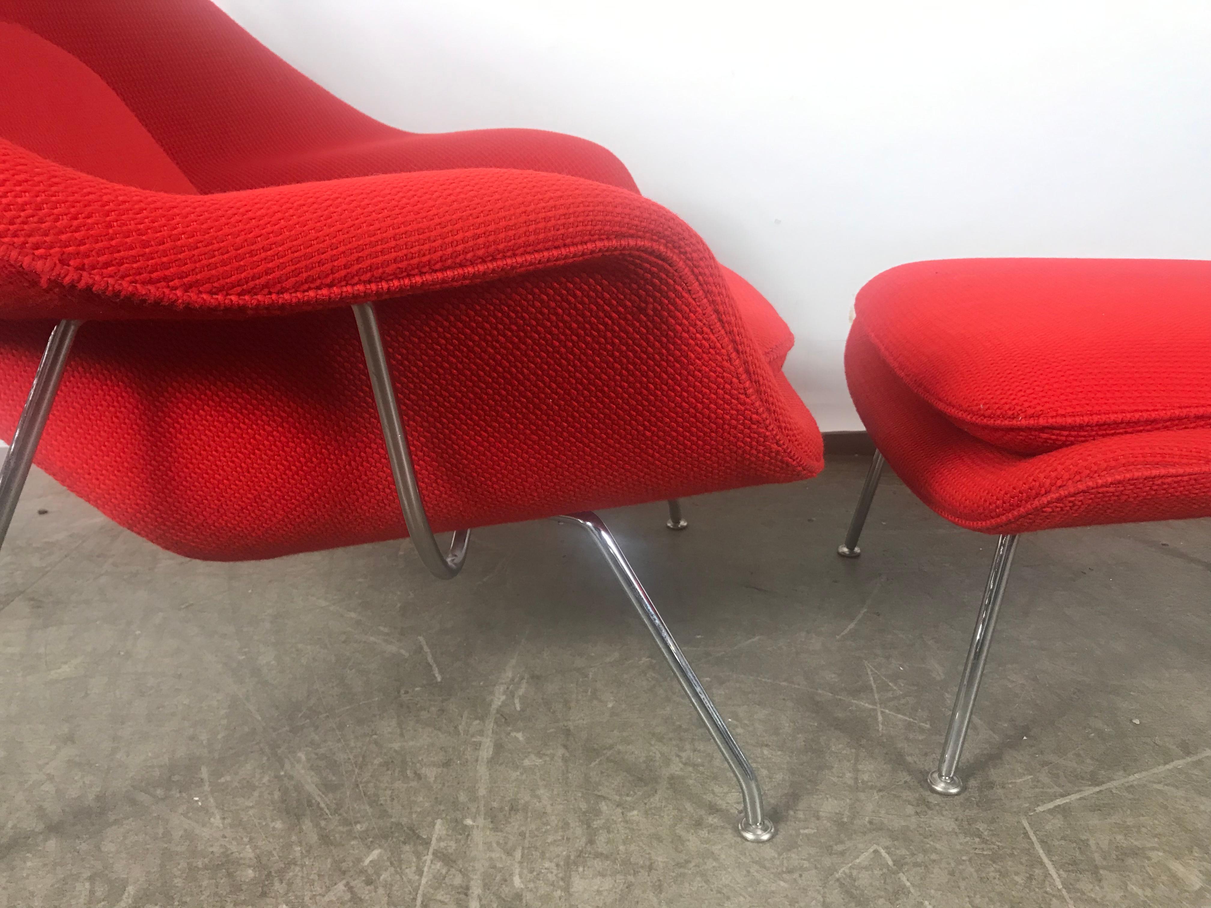 Classic Midcentury Womb Chair and Ottoman by Eero Saarinen for Knoll In Excellent Condition In Buffalo, NY